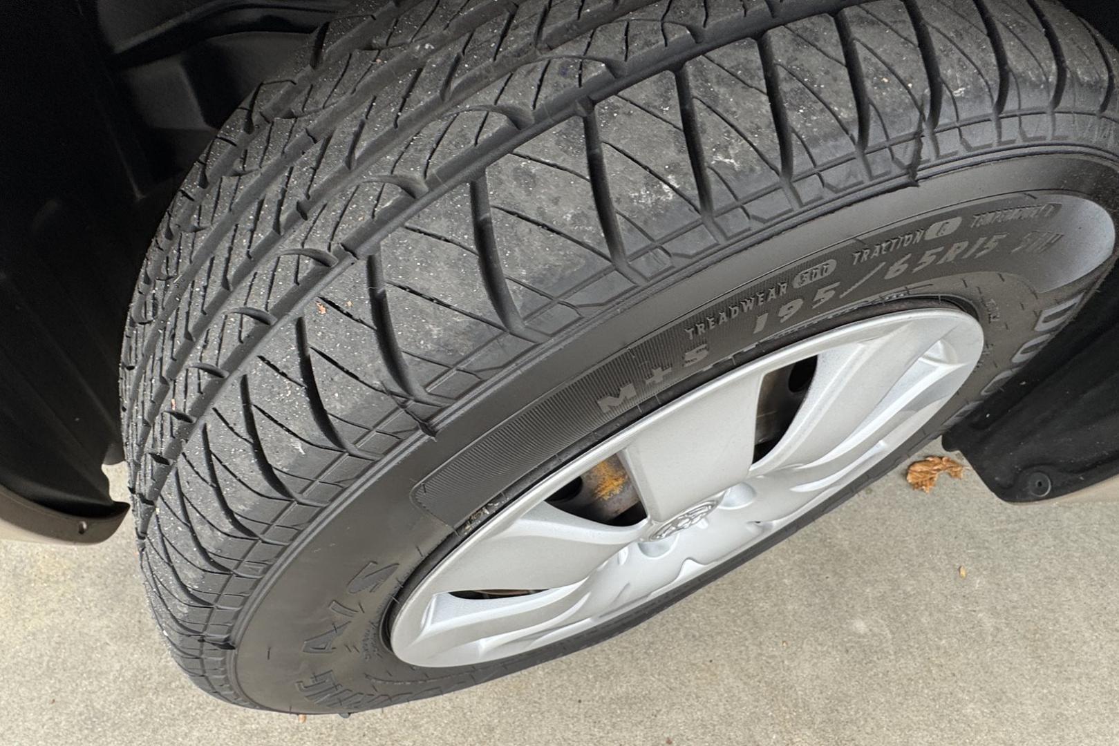 2004 Gold /Tan Toyota Corolla LE (1NXBR38E24Z) with an 4 Cyl 1.8 Liter engine, 5 Speed transmission, located at 2304 W. Main St., Boise, ID, 83702, (208) 342-7777, 43.622105, -116.218658 - Local One Owner Boise Car! 25k Actual Mileage! - Photo#9