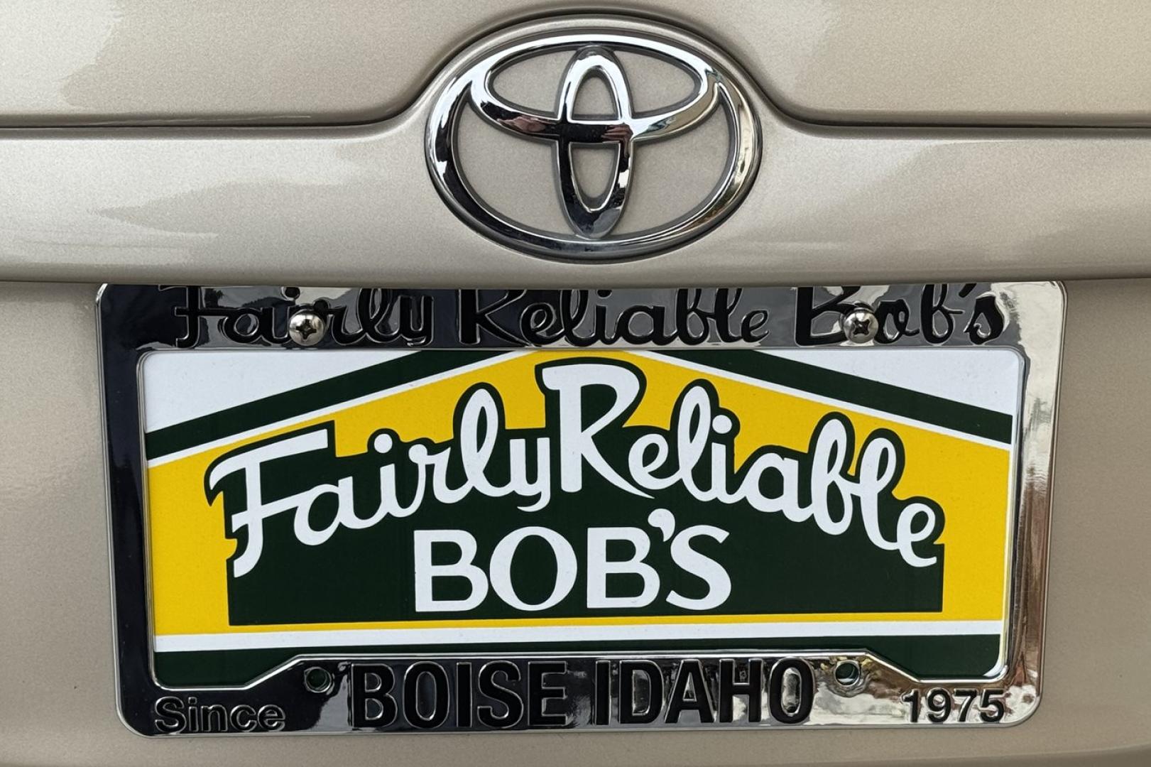 2004 Gold /Tan Toyota Corolla LE (1NXBR38E24Z) with an 4 Cyl 1.8 Liter engine, 5 Speed transmission, located at 2304 W. Main St., Boise, ID, 83702, (208) 342-7777, 43.622105, -116.218658 - Local One Owner Boise Car! 25k Actual Mileage! - Photo#17