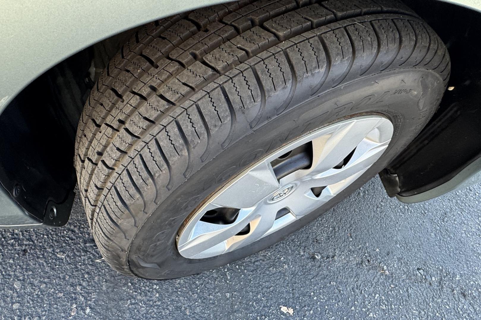 2008 Green /Tan Toyota Camry LE (4T4BE46K38R) with an 4 Cyl 2.4 Liter engine, Automatic transmission, located at 2304 W. Main St., Boise, ID, 83702, (208) 342-7777, 43.622105, -116.218658 - New Tires! Low Mileage! A Lot Of Miles Left To Go! - Photo#9