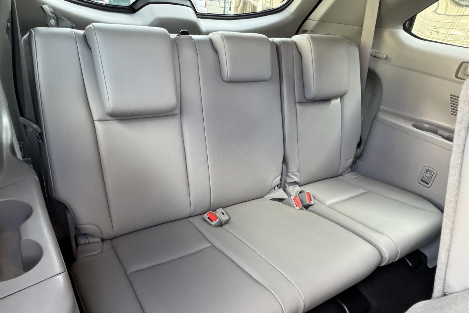 2019 Blizzard Pearl /Gray Toyota Highlander XLE (5TDJGRFH6KS) with an V6 3.5 Liter Hybrid engine, Automatic transmission, located at 2304 W. Main St., Boise, ID, 83702, (208) 342-7777, 43.622105, -116.218658 - Very Clean And Ready To Go! - Photo#28