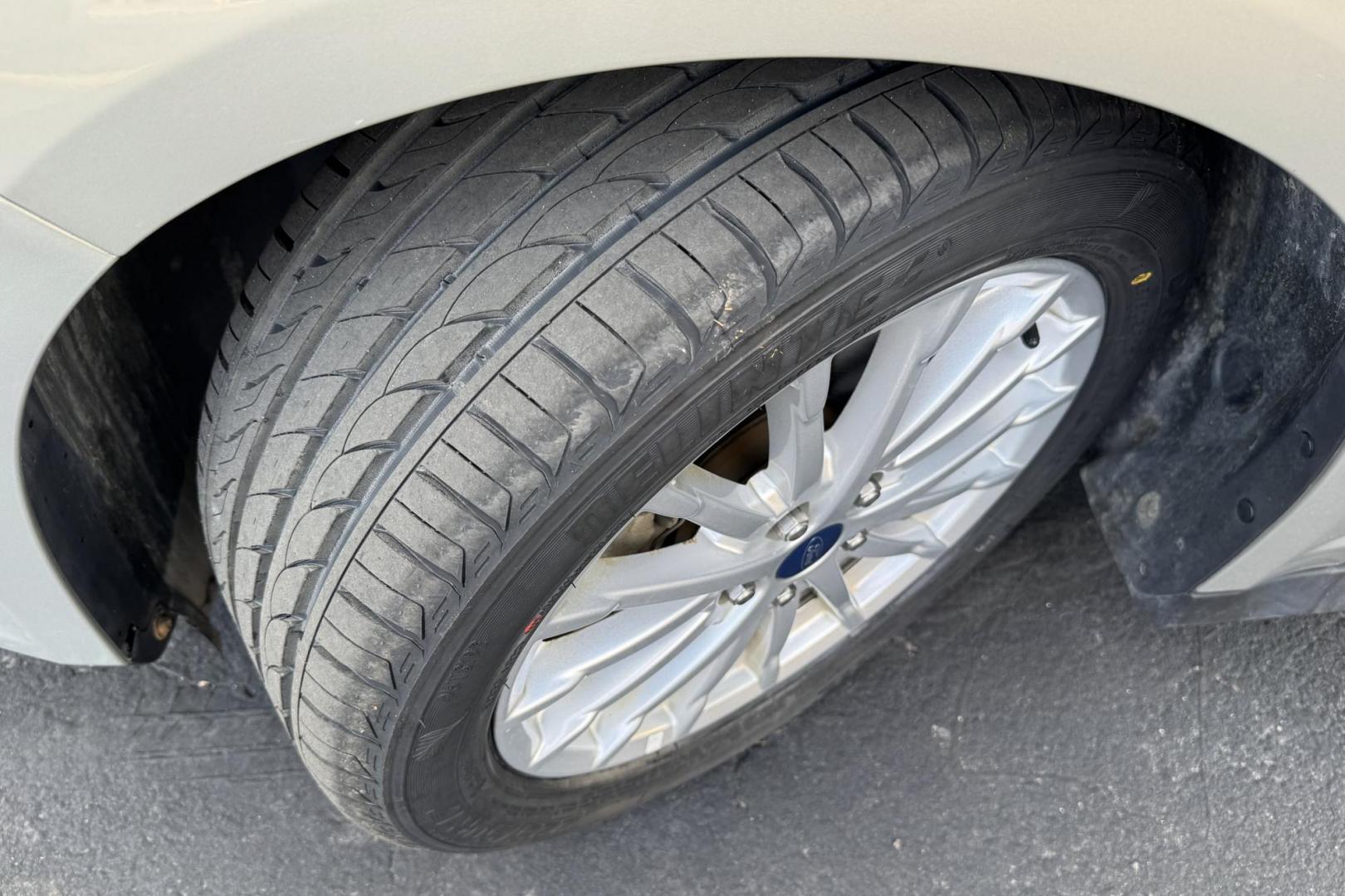 2015 Tectonic Silver Metallic /Camel Ford C-Max SE (1FADP5AU3FL) with an 4 Cyl 2.0 Liter Hybrid engine, Automatic transmission, located at 2304 W. Main St., Boise, ID, 83702, (208) 342-7777, 43.622105, -116.218658 - New Tires! Great Fuel Economy! - Photo#11