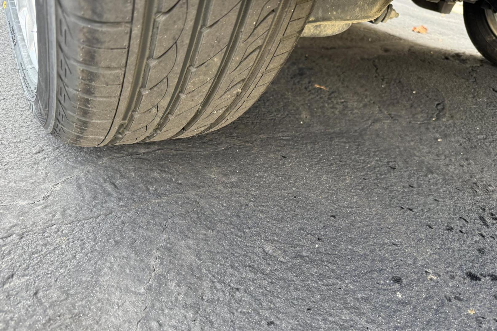 2015 Tectonic Silver Metallic /Camel Ford C-Max SE (1FADP5AU3FL) with an 4 Cyl 2.0 Liter Hybrid engine, Automatic transmission, located at 2304 W. Main St., Boise, ID, 83702, (208) 342-7777, 43.622105, -116.218658 - New Tires! Great Fuel Economy! - Photo#16