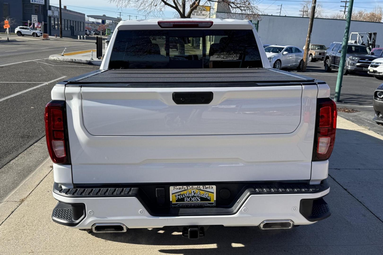 2022 Summit White /Jet Black GMC Sierra 1500 Elevation (1GTUUCED4NZ) with an V8 5.3 Liter engine, Automatic 10 Speed transmission, located at 2304 W. Main St., Boise, ID, 83702, (208) 342-7777, 43.622105, -116.218658 - New Tires! Well Optioned And Clean! - Photo#1