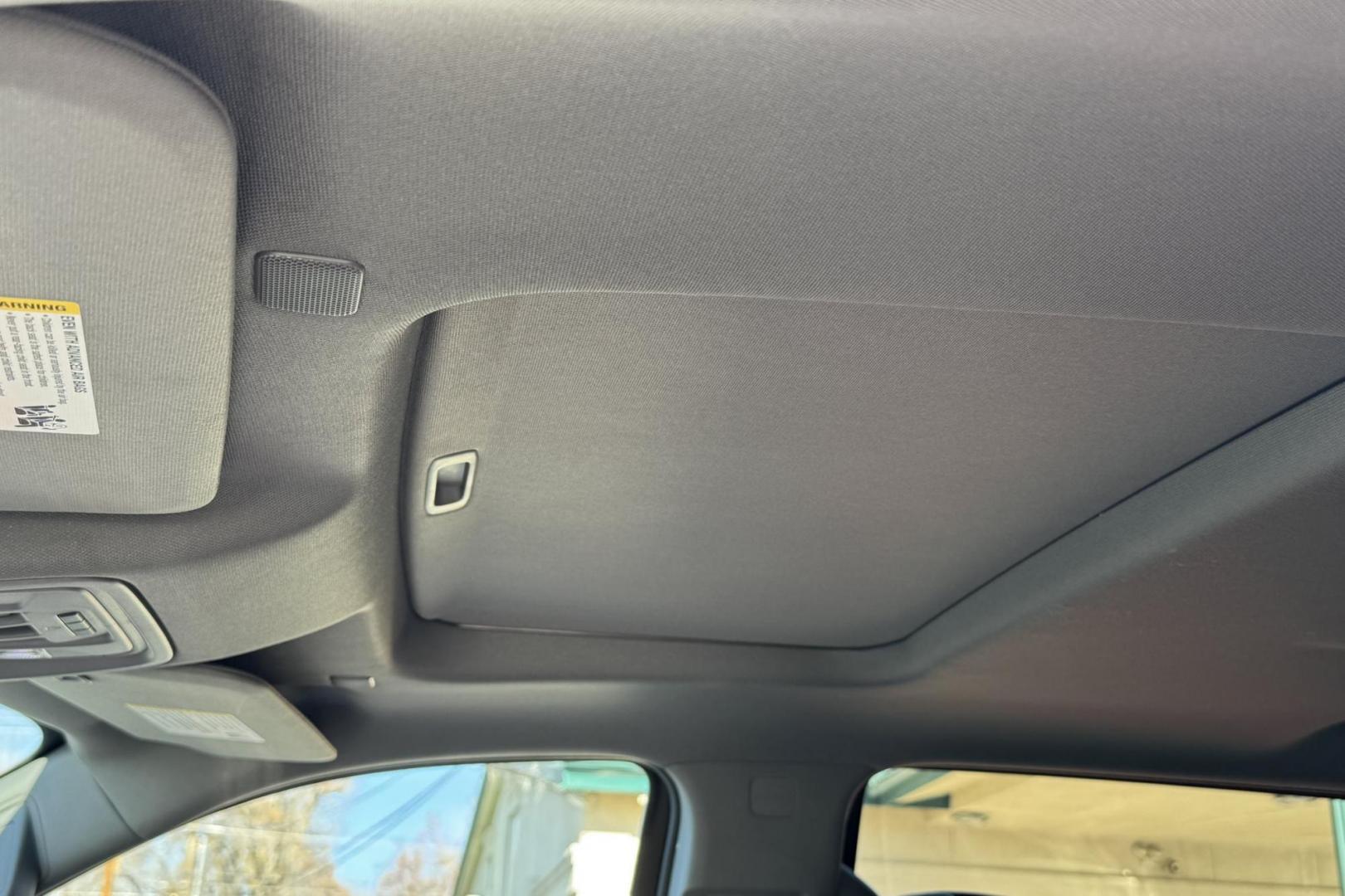 2022 Summit White /Jet Black GMC Sierra 1500 Elevation (1GTUUCED4NZ) with an V8 5.3 Liter engine, Automatic 10 Speed transmission, located at 2304 W. Main St., Boise, ID, 83702, (208) 342-7777, 43.622105, -116.218658 - New Tires! Well Optioned And Clean! - Photo#4