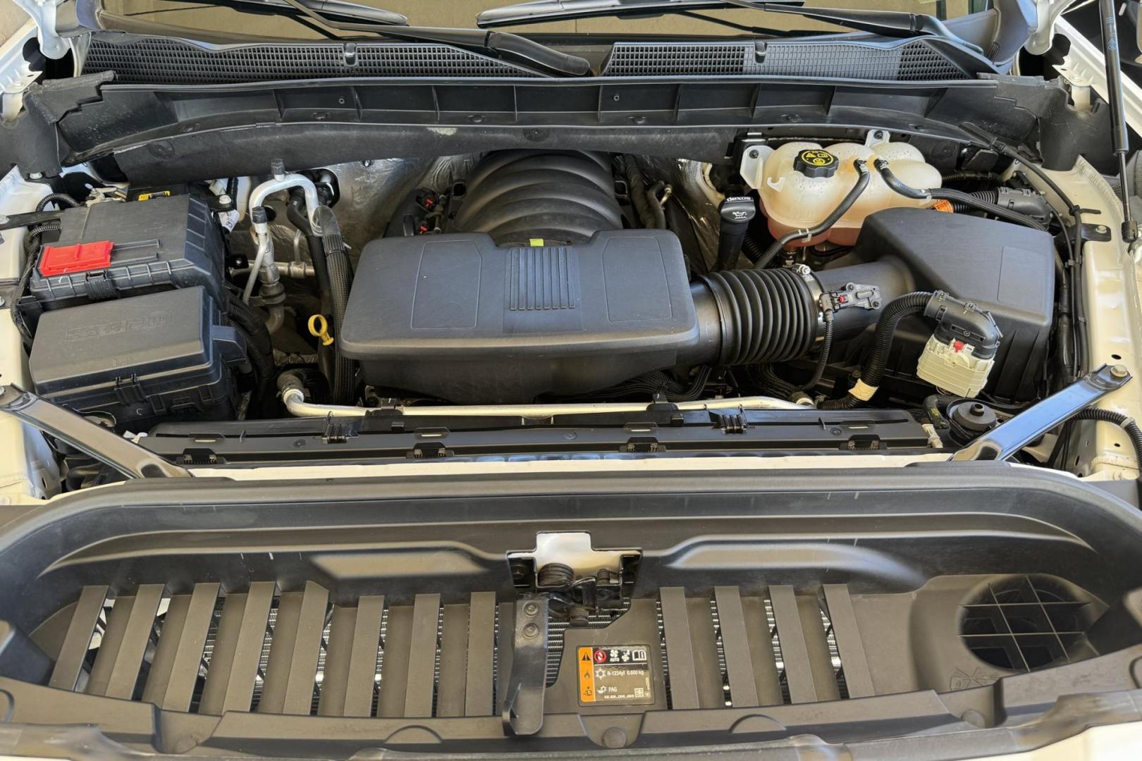 2022 Summit White /Jet Black GMC Sierra 1500 Elevation (1GTUUCED4NZ) with an V8 5.3 Liter engine, Automatic 10 Speed transmission, located at 2304 W. Main St., Boise, ID, 83702, (208) 342-7777, 43.622105, -116.218658 - New Tires! Well Optioned And Clean! - Photo#21