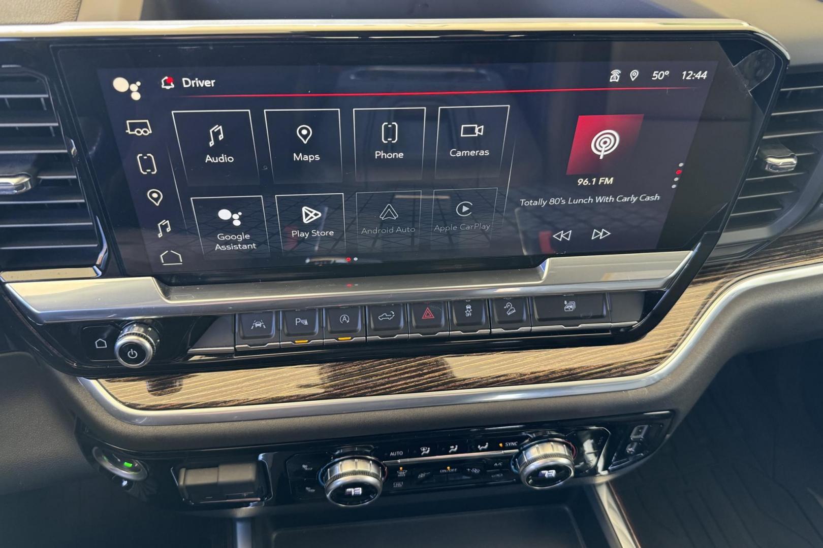 2022 Summit White /Jet Black GMC Sierra 1500 Elevation (1GTUUCED4NZ) with an V8 5.3 Liter engine, Automatic 10 Speed transmission, located at 2304 W. Main St., Boise, ID, 83702, (208) 342-7777, 43.622105, -116.218658 - New Tires! Well Optioned And Clean! - Photo#20