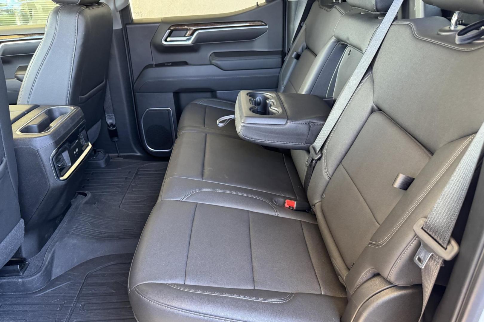 2022 Summit White /Jet Black GMC Sierra 1500 Elevation (1GTUUCED4NZ) with an V8 5.3 Liter engine, Automatic 10 Speed transmission, located at 2304 W. Main St., Boise, ID, 83702, (208) 342-7777, 43.622105, -116.218658 - New Tires! Well Optioned And Clean! - Photo#23