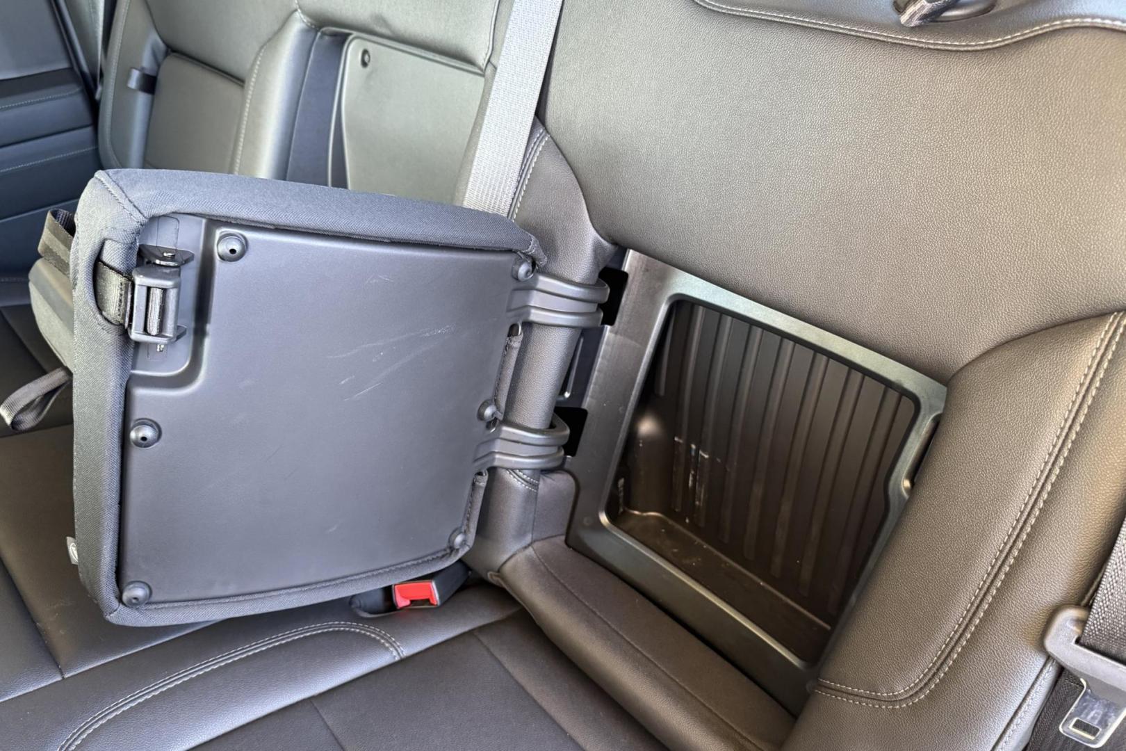 2022 Summit White /Jet Black GMC Sierra 1500 Elevation (1GTUUCED4NZ) with an V8 5.3 Liter engine, Automatic 10 Speed transmission, located at 2304 W. Main St., Boise, ID, 83702, (208) 342-7777, 43.622105, -116.218658 - New Tires! Well Optioned And Clean! - Photo#24