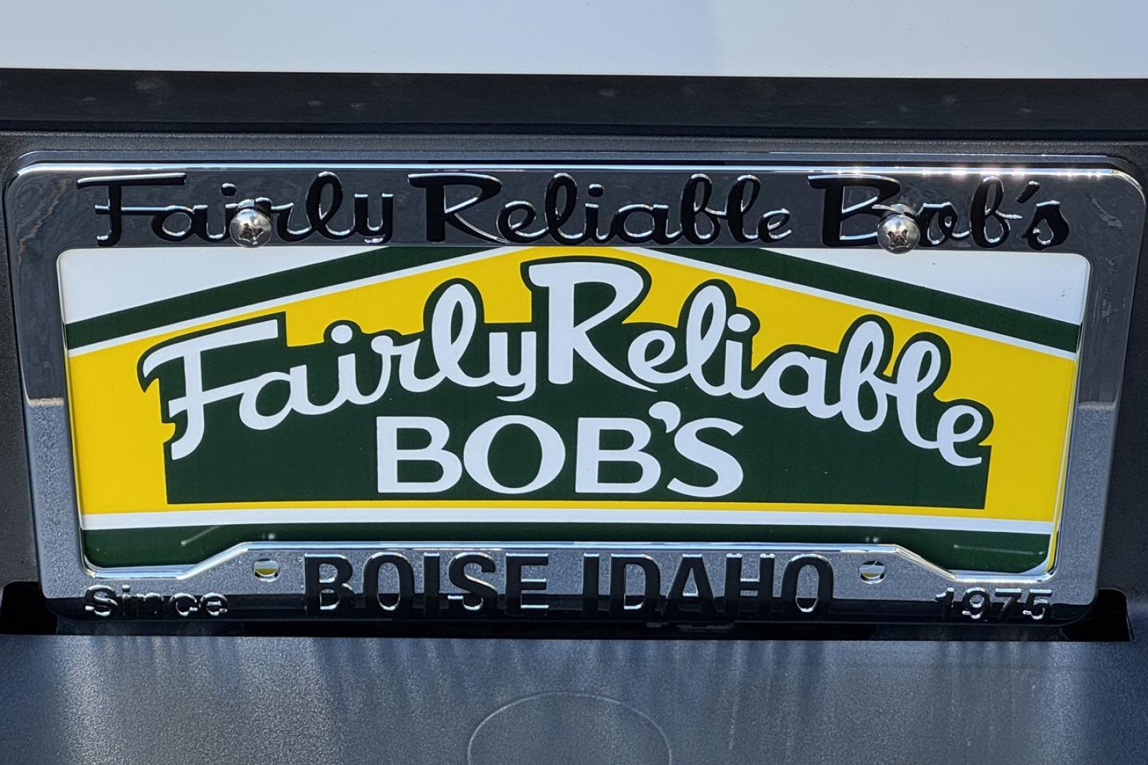 2022 Summit White /Jet Black GMC Sierra 1500 Elevation (1GTUUCED4NZ) with an V8 5.3 Liter engine, Automatic 10 Speed transmission, located at 2304 W. Main St., Boise, ID, 83702, (208) 342-7777, 43.622105, -116.218658 - New Tires! Well Optioned And Clean! - Photo#33