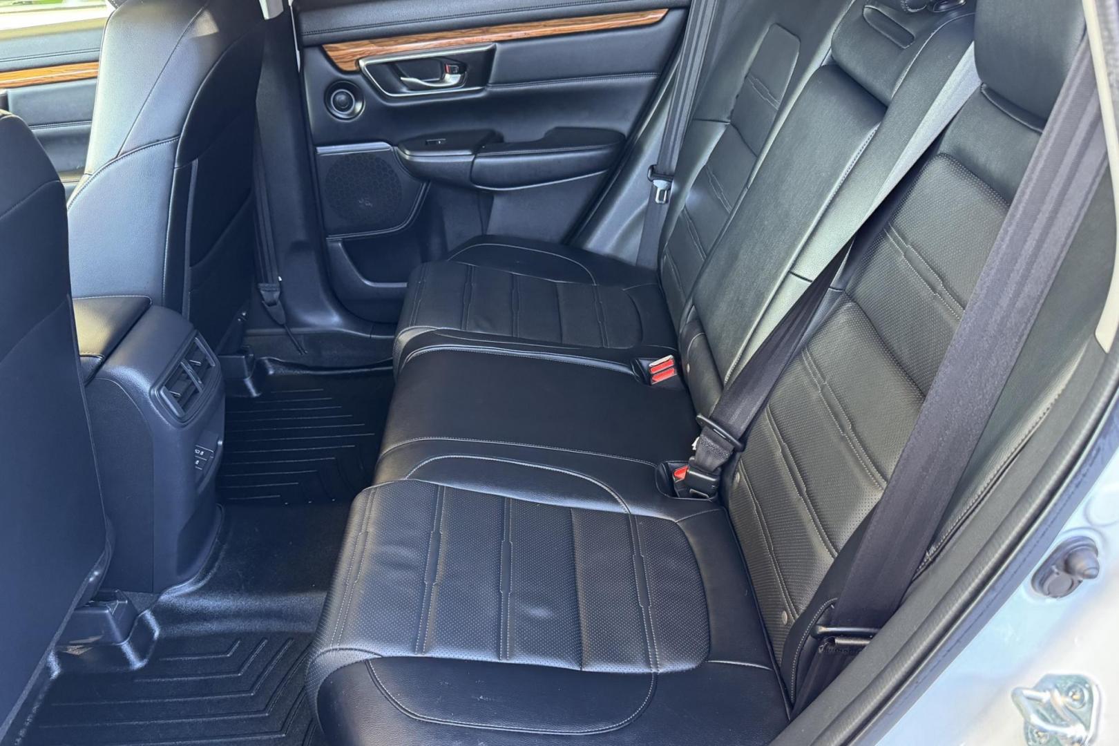 2019 Pearl White /Black Honda CR-V EX-L (JHLRW2H85KX) with an 4 Cyl 1.5 Liter Turbo engine, Automatic transmission, located at 2304 W. Main St., Boise, ID, 83702, (208) 342-7777, 43.622105, -116.218658 - New Tires! Nicely Optioned! Ready To Go! - Photo#12