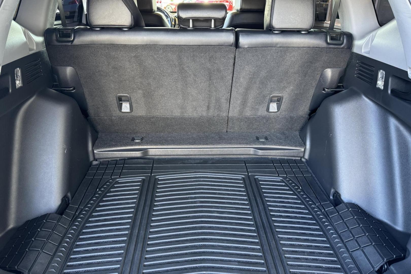 2019 Pearl White /Black Honda CR-V EX-L (JHLRW2H85KX) with an 4 Cyl 1.5 Liter Turbo engine, Automatic transmission, located at 2304 W. Main St., Boise, ID, 83702, (208) 342-7777, 43.622105, -116.218658 - New Tires! Nicely Optioned! Ready To Go! - Photo#20