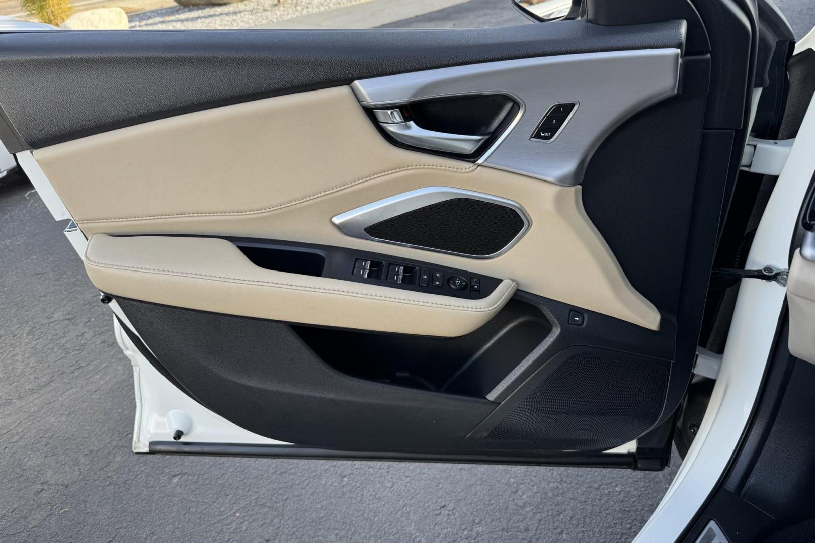 2019 White Diamond Pearl /Parchment Acura RDX SH-AWD (5J8TC2H37KL) with an 4 Cyl 2.0 Liter Turbo engine, Automatic 10 Speed transmission, located at 2304 W. Main St., Boise, ID, 83702, (208) 342-7777, 43.622105, -116.218658 - Highly Optioned And Fun To Drive! - Photo#6