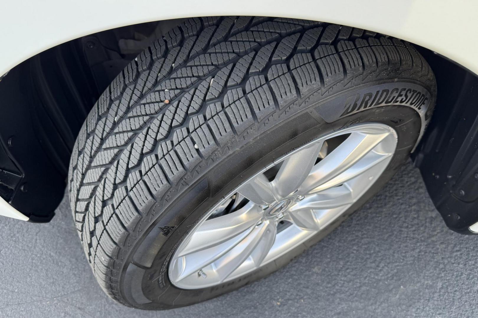 2019 White Diamond Pearl /Parchment Acura RDX SH-AWD (5J8TC2H37KL) with an 4 Cyl 2.0 Liter Turbo engine, Automatic 10 Speed transmission, located at 2304 W. Main St., Boise, ID, 83702, (208) 342-7777, 43.622105, -116.218658 - Highly Optioned And Fun To Drive! - Photo#19