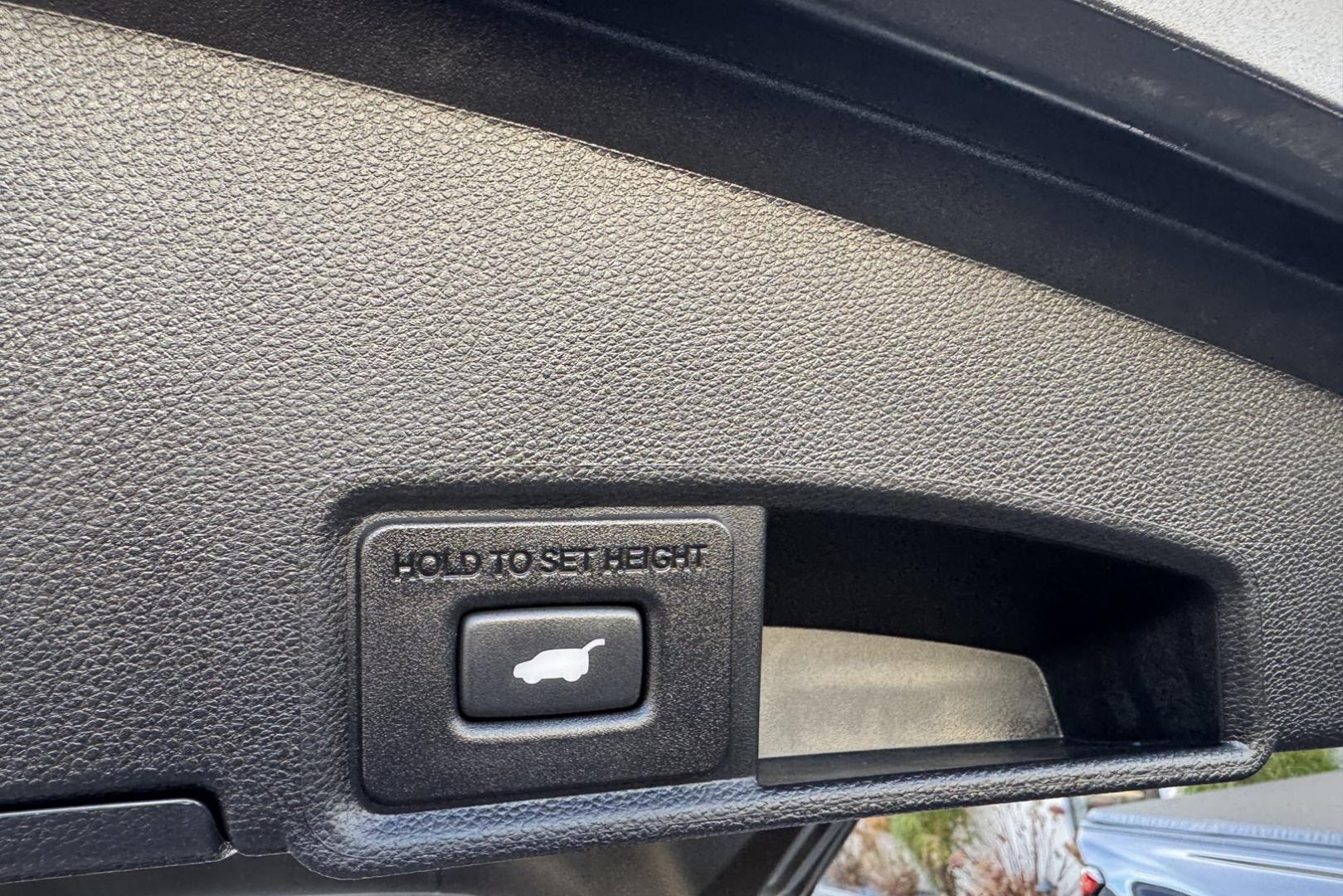 2019 White Diamond Pearl /Parchment Acura RDX SH-AWD (5J8TC2H37KL) with an 4 Cyl 2.0 Liter Turbo engine, Automatic 10 Speed transmission, located at 2304 W. Main St., Boise, ID, 83702, (208) 342-7777, 43.622105, -116.218658 - Highly Optioned And Fun To Drive! - Photo#25