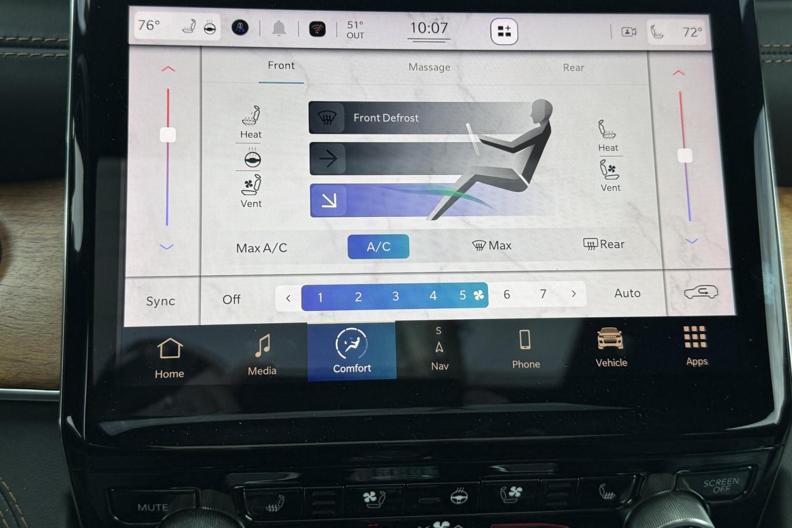 2021 Bright White Clear /Global Black Jeep Grand Cherokee L Summit Reserve (1C4RJKEG4M8) with an V6 3.6 Liter engine, Automatic 8 Speed transmission, located at 2304 W. Main St., Boise, ID, 83702, (208) 342-7777, 43.622105, -116.218658 - Massaging Seats! Highly Optioned! Loaded With Safety And Comfort Features! - Photo#17