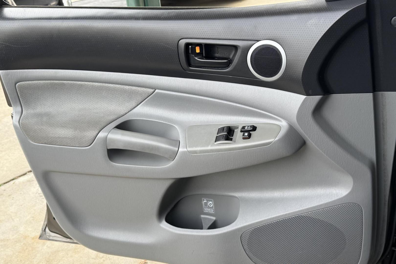 2011 Pyrite Mica /Gray Toyota Tacoma (5TFTX4CN0BX) with an 4 Cyl 2.7 Liter engine, Automatic transmission, located at 2304 W. Main St., Boise, ID, 83702, (208) 342-7777, 43.622105, -116.218658 - Own The Legend! - Photo#6