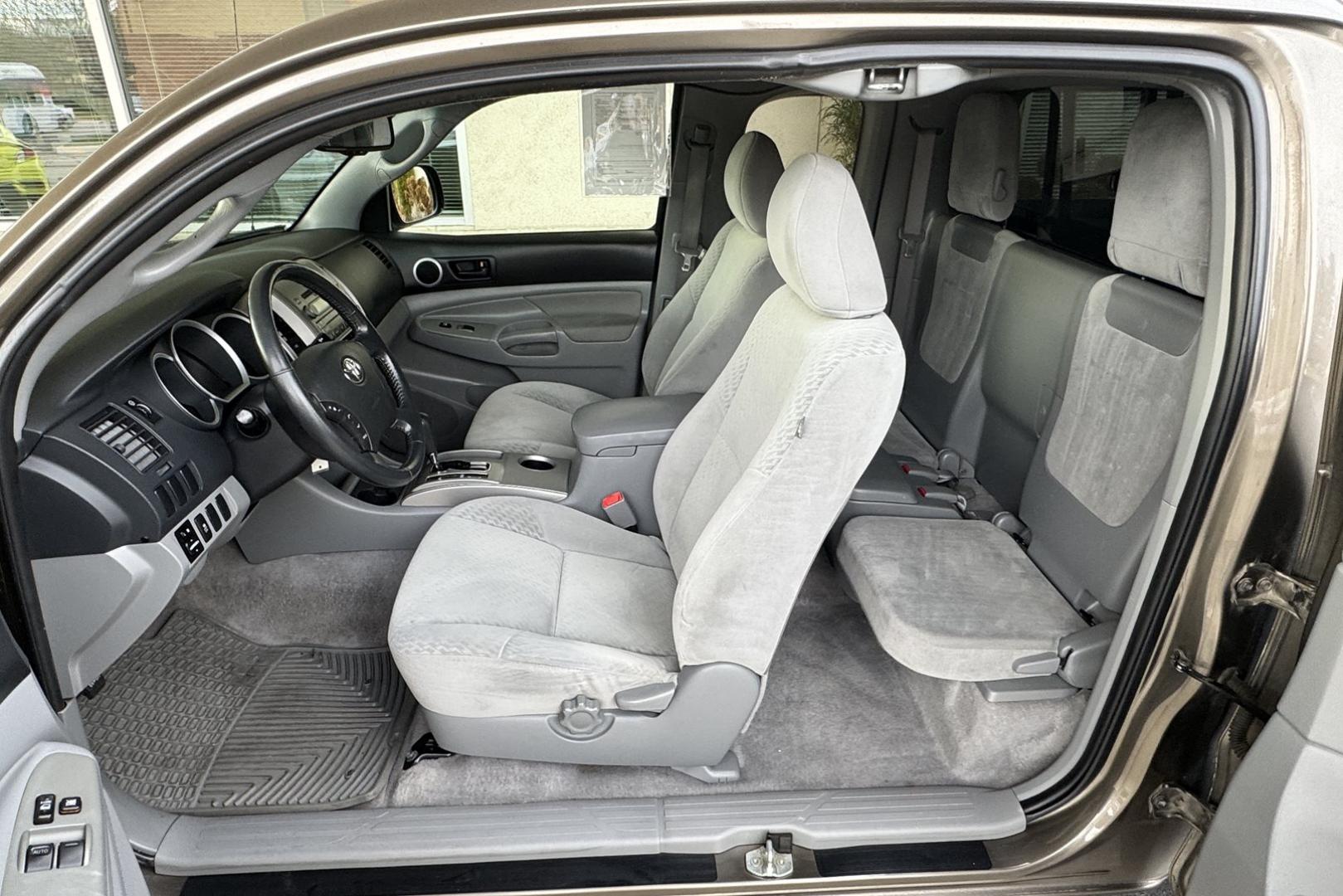 2011 Pyrite Mica /Gray Toyota Tacoma (5TFTX4CN0BX) with an 4 Cyl 2.7 Liter engine, Automatic transmission, located at 2304 W. Main St., Boise, ID, 83702, (208) 342-7777, 43.622105, -116.218658 - Own The Legend! - Photo#8