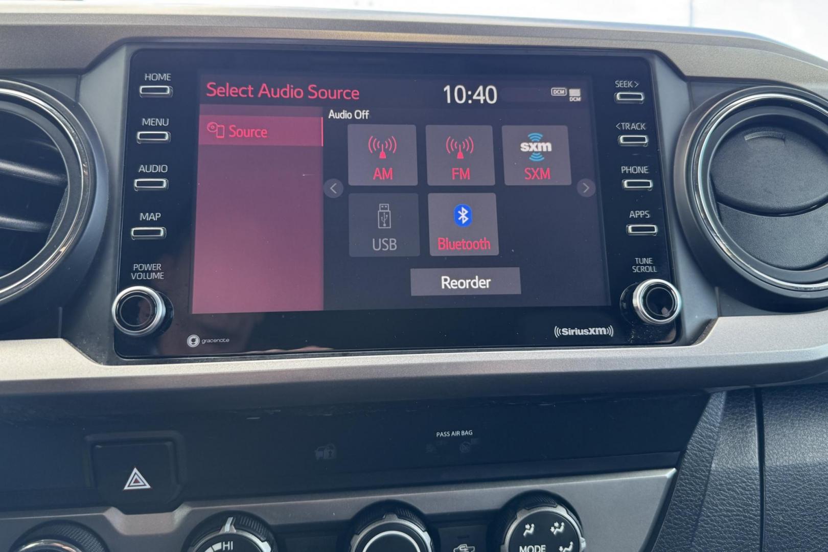 2020 Super White /Black Toyota Tacoma SR5 (3TYSX5EN7LT) with an 4 Cyl 2.7 Liter engine, Automatic 6 Speed transmission, located at 2304 W. Main St., Boise, ID, 83702, (208) 342-7777, 43.622105, -116.218658 - Photo#6