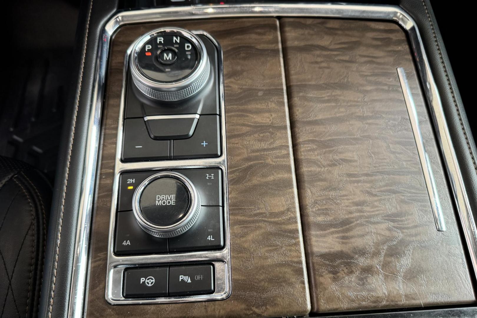 2019 White /Black Ford Expedition Max Platinum (1FMJK1MT9KE) with an V6 3.5 Liter Twin Turbo engine, Automatic 10 Speed transmission, located at 2304 W. Main St., Boise, ID, 83702, (208) 342-7777, 43.622105, -116.218658 - 7 Passenger! 4 Captains Chairs! Loaded With Comfort And Safety Features! - Photo#10