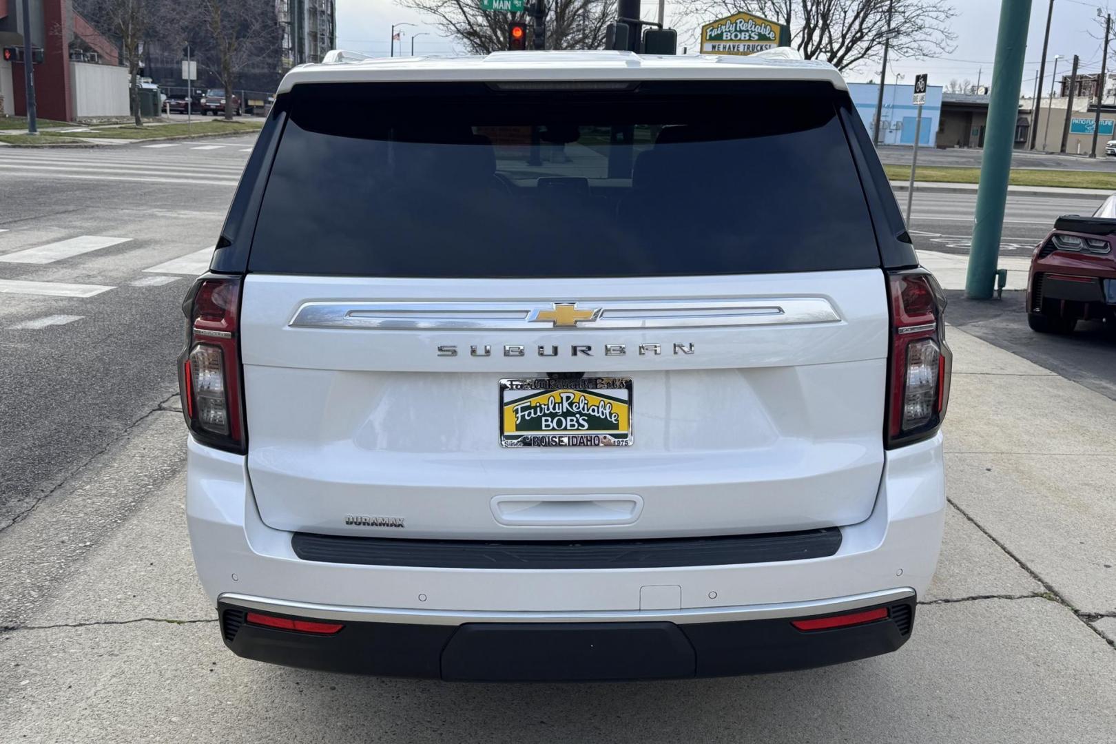 2024 Iridescent Pearl Tricoat /Jet Black Chevrolet Suburban High Country (1GNSKGKT4RR) with an 6 Cyl Duramax 3.0 Liter Turbo Diesel engine, Automatic 10 Speed transmission, located at 2304 W. Main St., Boise, ID, 83702, (208) 342-7777, 43.622105, -116.218658 - Remaining Factory Warranty! Great Fuel Economy! Ready To Go! - Photo#1