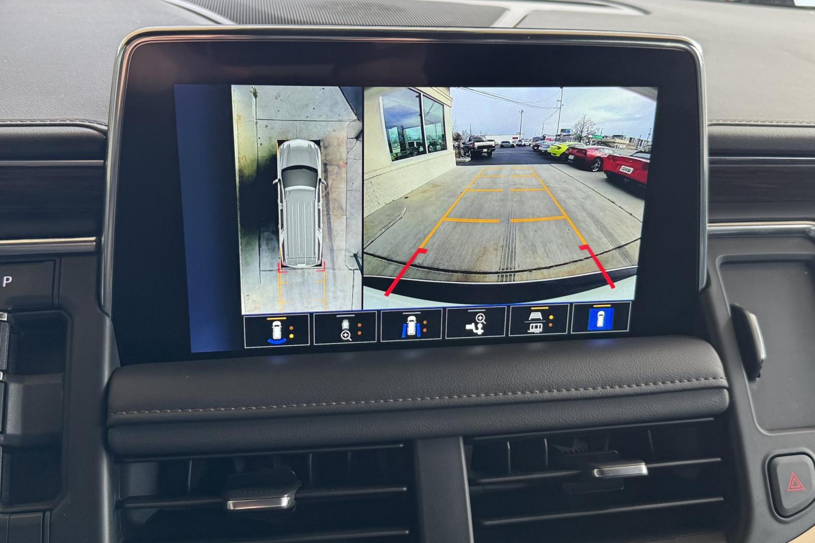 2024 Iridescent Pearl Tricoat /Jet Black Chevrolet Suburban High Country (1GNSKGKT4RR) with an 6 Cyl Duramax 3.0 Liter Turbo Diesel engine, Automatic 10 Speed transmission, located at 2304 W. Main St., Boise, ID, 83702, (208) 342-7777, 43.622105, -116.218658 - Remaining Factory Warranty! Great Fuel Economy! Ready To Go! - Photo#6