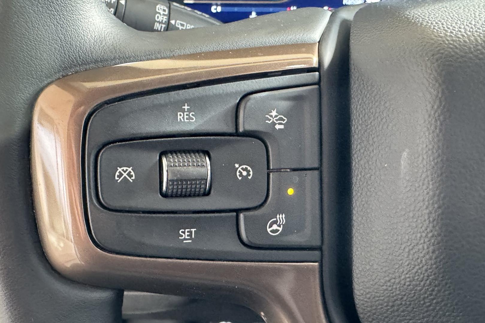 2024 Iridescent Pearl Tricoat /Jet Black Chevrolet Suburban High Country (1GNSKGKT4RR) with an 6 Cyl Duramax 3.0 Liter Turbo Diesel engine, Automatic 10 Speed transmission, located at 2304 W. Main St., Boise, ID, 83702, (208) 342-7777, 43.622105, -116.218658 - Remaining Factory Warranty! Great Fuel Economy! Ready To Go! - Photo#15