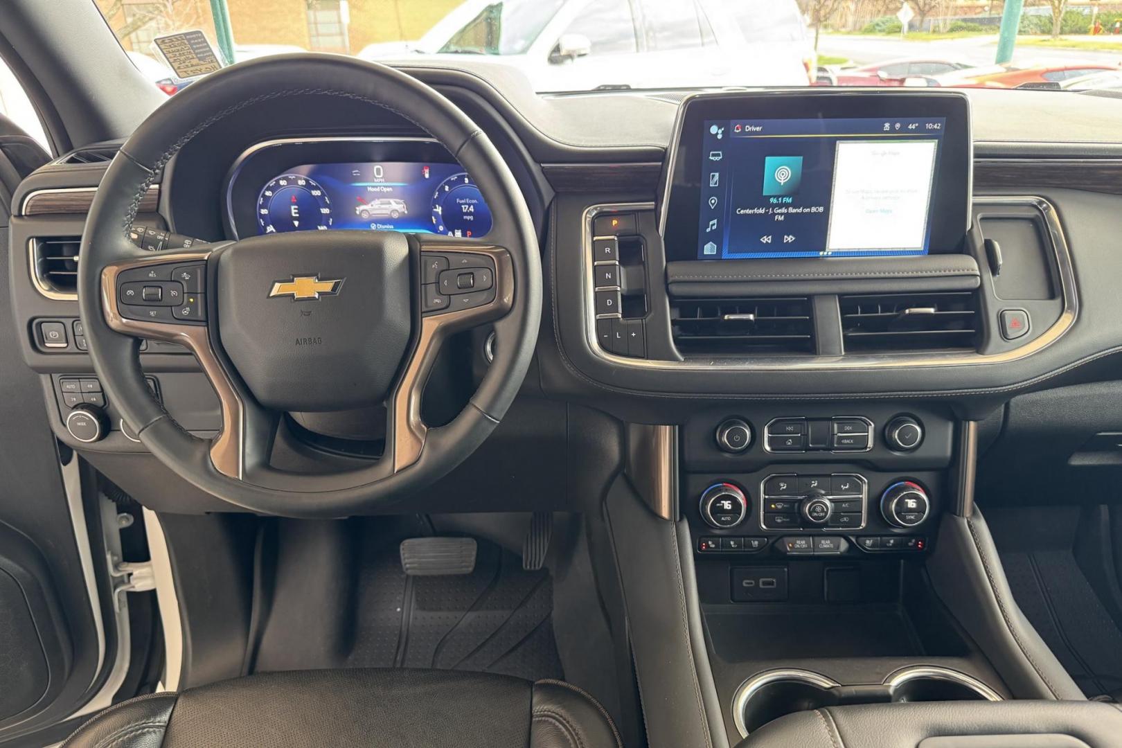 2024 Iridescent Pearl Tricoat /Jet Black Chevrolet Suburban High Country (1GNSKGKT4RR) with an 6 Cyl Duramax 3.0 Liter Turbo Diesel engine, Automatic 10 Speed transmission, located at 2304 W. Main St., Boise, ID, 83702, (208) 342-7777, 43.622105, -116.218658 - Remaining Factory Warranty! Great Fuel Economy! Ready To Go! - Photo#23