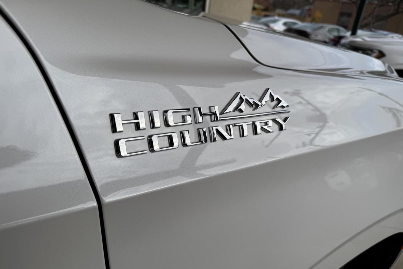 2024 Iridescent Pearl Tricoat /Jet Black Chevrolet Suburban High Country (1GNSKGKT4RR) with an 6 Cyl Duramax 3.0 Liter Turbo Diesel engine, Automatic 10 Speed transmission, located at 2304 W. Main St., Boise, ID, 83702, (208) 342-7777, 43.622105, -116.218658 - Remaining Factory Warranty! Great Fuel Economy! Ready To Go! - Photo#26