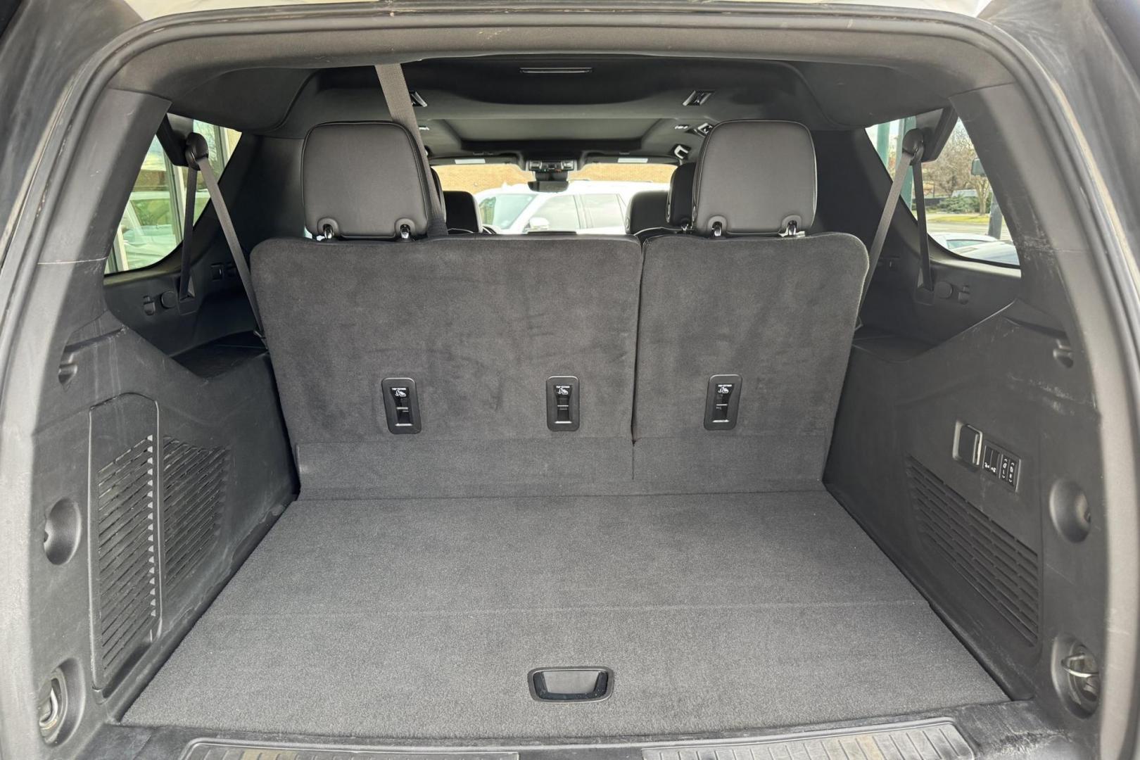 2024 Iridescent Pearl Tricoat /Jet Black Chevrolet Suburban High Country (1GNSKGKT4RR) with an 6 Cyl Duramax 3.0 Liter Turbo Diesel engine, Automatic 10 Speed transmission, located at 2304 W. Main St., Boise, ID, 83702, (208) 342-7777, 43.622105, -116.218658 - Remaining Factory Warranty! Great Fuel Economy! Ready To Go! - Photo#30