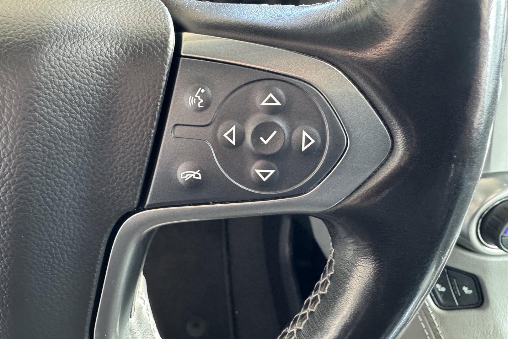 2020 Quicksilver Metallic /Jet Black Chevrolet Suburban LT (1GNSKHKC3LR) with an V8 5.3 Liter engine, Automatic 6 Speed transmission, located at 2304 W. Main St., Boise, ID, 83702, (208) 342-7777, 43.622105, -116.218658 - Highly Optioned! Power Adjustable Driver Pedals! Seats 8! - Photo#12