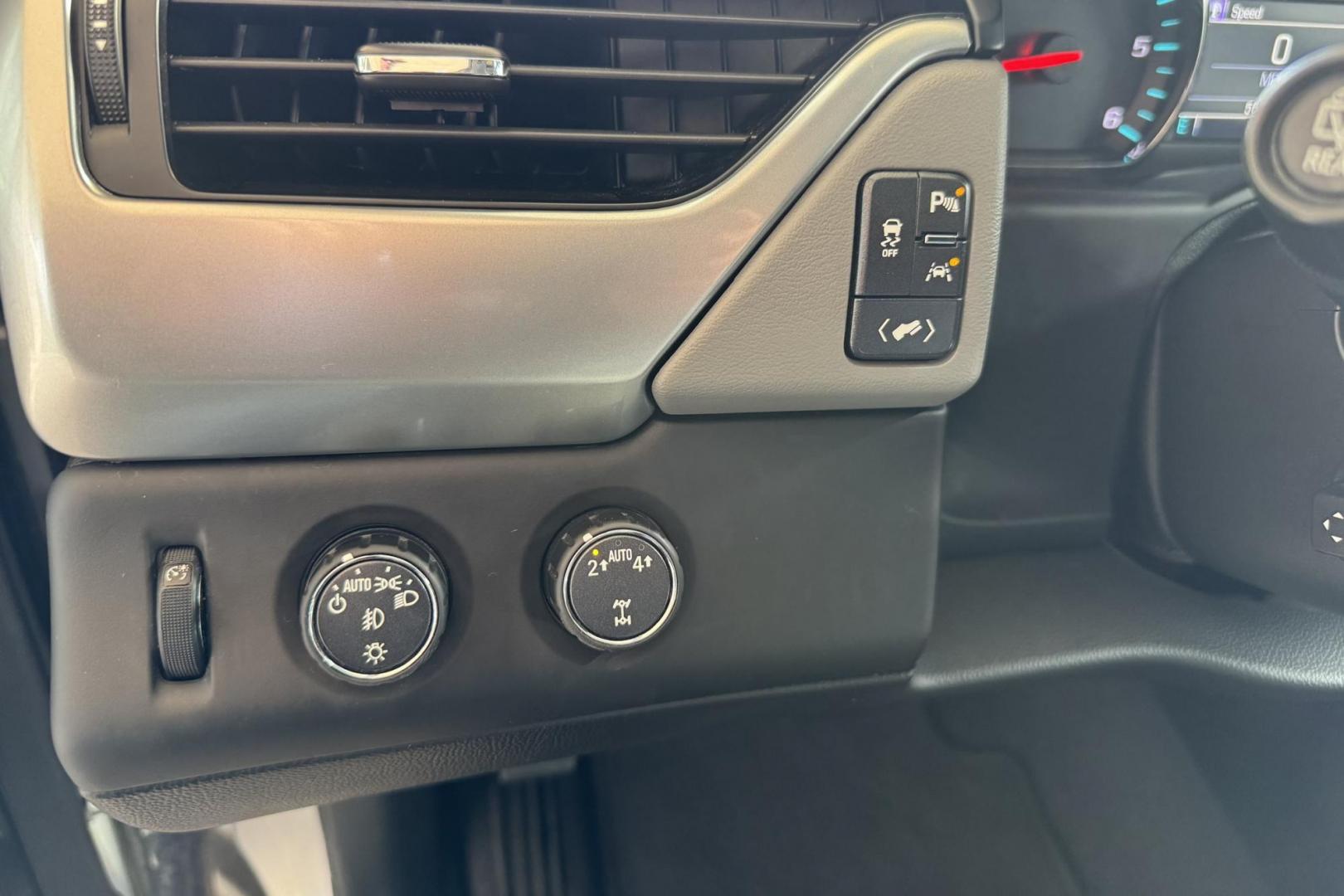 2020 Quicksilver Metallic /Jet Black Chevrolet Suburban LT (1GNSKHKC3LR) with an V8 5.3 Liter engine, Automatic 6 Speed transmission, located at 2304 W. Main St., Boise, ID, 83702, (208) 342-7777, 43.622105, -116.218658 - Highly Optioned! Power Adjustable Driver Pedals! Seats 8! - Photo#16