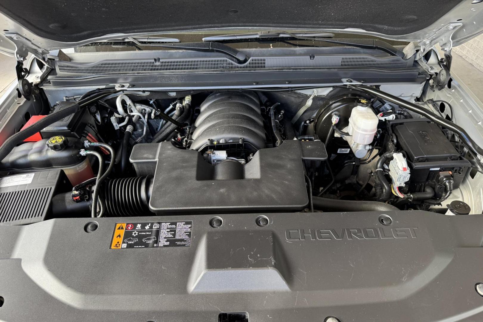 2020 Quicksilver Metallic /Jet Black Chevrolet Suburban LT (1GNSKHKC3LR) with an V8 5.3 Liter engine, Automatic 6 Speed transmission, located at 2304 W. Main St., Boise, ID, 83702, (208) 342-7777, 43.622105, -116.218658 - Highly Optioned! Power Adjustable Driver Pedals! Seats 8! - Photo#18