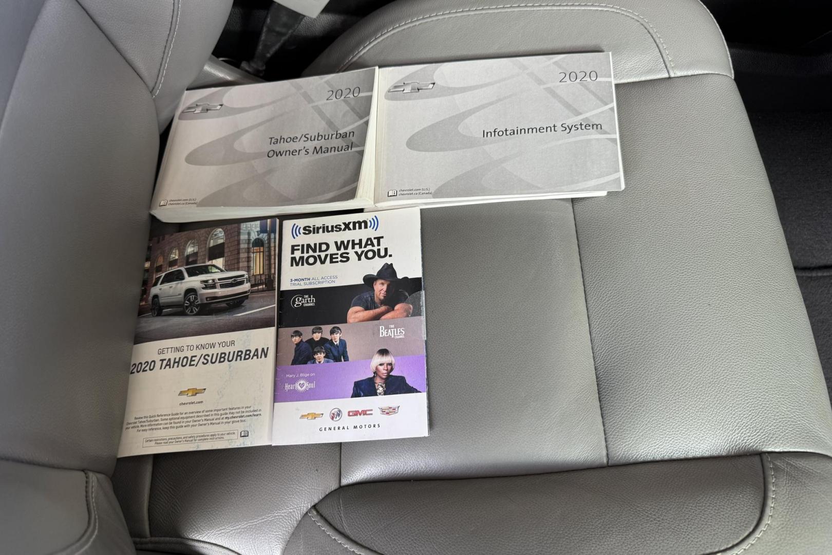 2020 Quicksilver Metallic /Jet Black Chevrolet Suburban LT (1GNSKHKC3LR) with an V8 5.3 Liter engine, Automatic 6 Speed transmission, located at 2304 W. Main St., Boise, ID, 83702, (208) 342-7777, 43.622105, -116.218658 - Highly Optioned! Power Adjustable Driver Pedals! Seats 8! - Photo#21