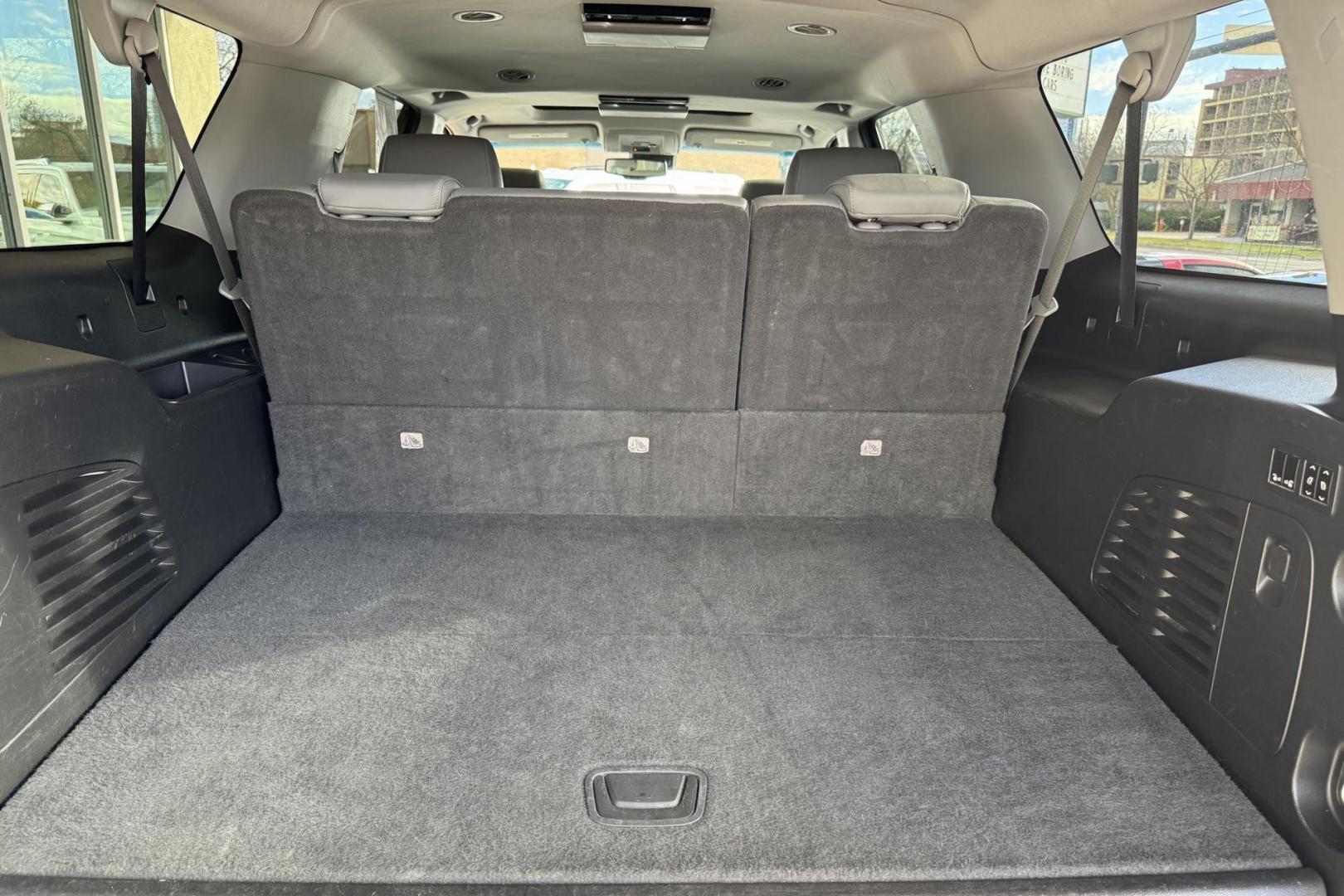 2020 Quicksilver Metallic /Jet Black Chevrolet Suburban LT (1GNSKHKC3LR) with an V8 5.3 Liter engine, Automatic 6 Speed transmission, located at 2304 W. Main St., Boise, ID, 83702, (208) 342-7777, 43.622105, -116.218658 - Highly Optioned! Power Adjustable Driver Pedals! Seats 8! - Photo#28