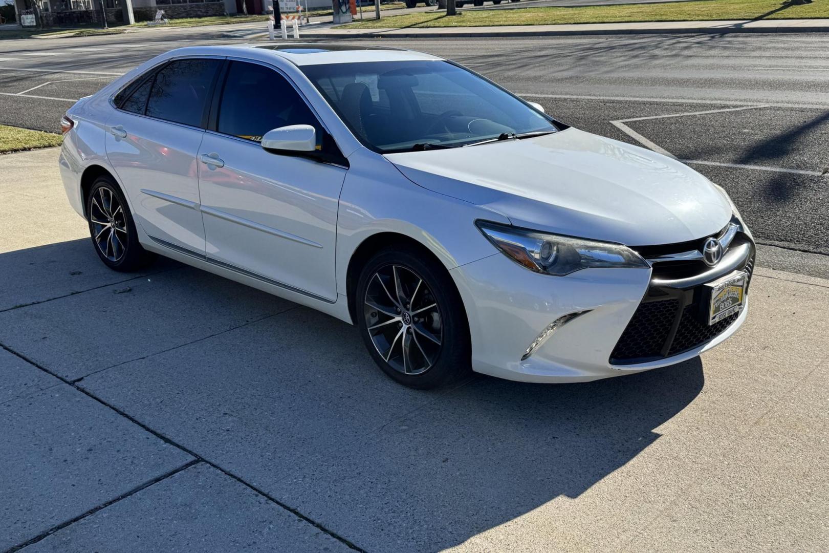 2016 Super White /Black Toyota Camry XSE (4T1BF1FK6GU) with an 4 Cyl 2.5 Liter engine, Automatic 6 Speed transmission, located at 2304 W. Main St., Boise, ID, 83702, (208) 342-7777, 43.622105, -116.218658 - New Tires! One Owner! Clean! - Photo#1
