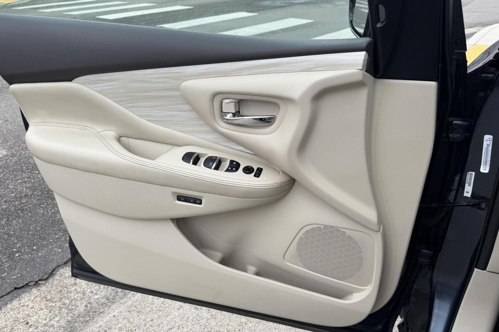 2015 Arctic Blue Metallic /Beige Nissan Murano Platinum (5N1AZ2MHXFN) with an V6 3.5 Liter engine, Automatic transmission, located at 2304 W. Main St., Boise, ID, 83702, (208) 342-7777, 43.622105, -116.218658 - Stunning And Highly Optioned! - Photo#6