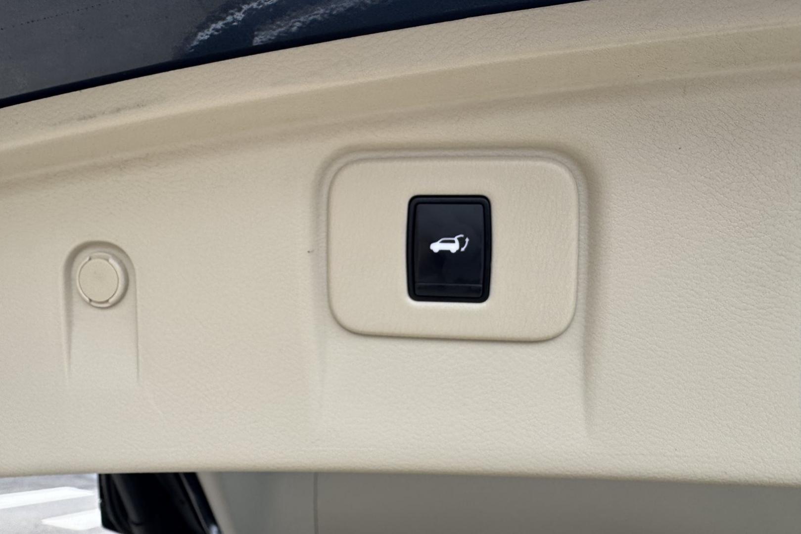 2015 Arctic Blue Metallic /Beige Nissan Murano Platinum (5N1AZ2MHXFN) with an V6 3.5 Liter engine, Automatic transmission, located at 2304 W. Main St., Boise, ID, 83702, (208) 342-7777, 43.622105, -116.218658 - Stunning And Highly Optioned! - Photo#23