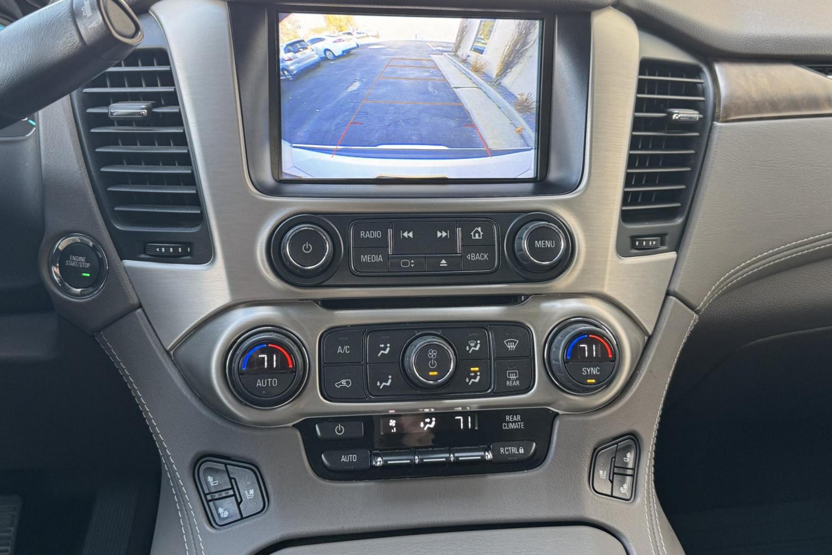 2019 White Diamond Pearl /Dune GMC Yukon Denali (1GKS2CKJ5KR) with an V8 6.2 Liter engine, Automatic 10 Speed transmission, located at 2304 W. Main St., Boise, ID, 83702, (208) 342-7777, 43.622105, -116.218658 - 7 Passenger! Power Rear 3rd Row Seating! Very, Very Nice! - Photo#4