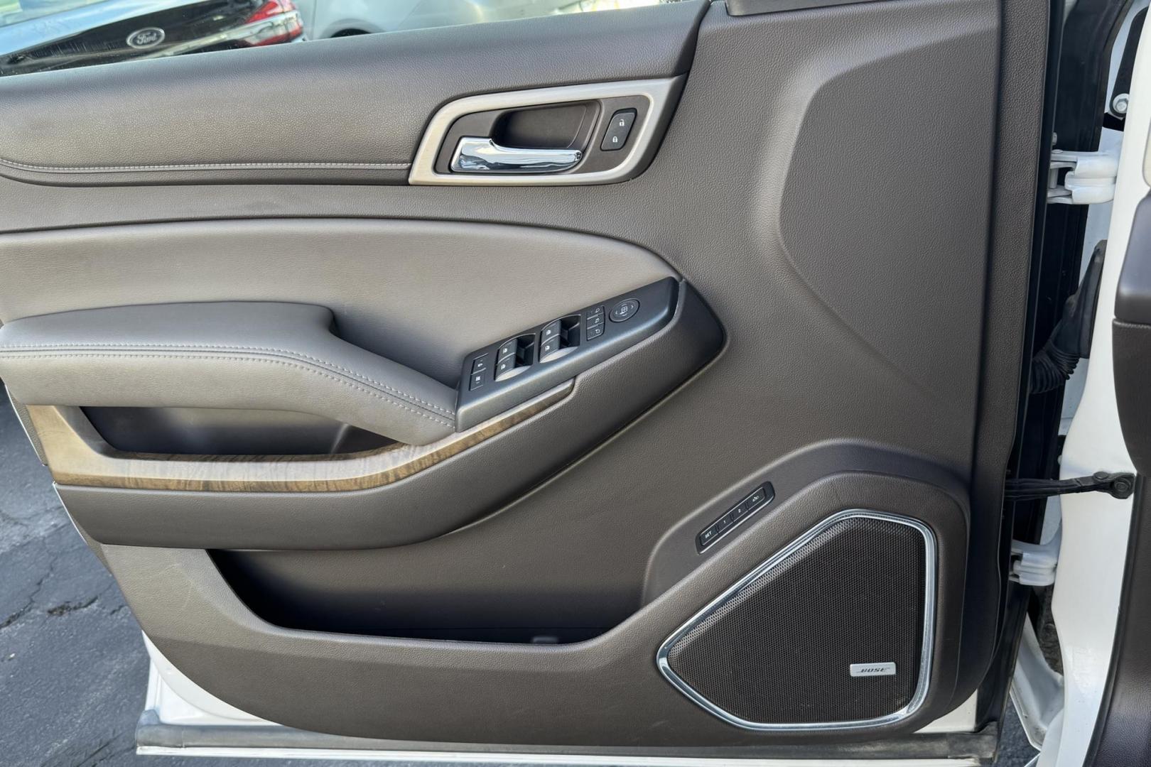 2019 White Diamond Pearl /Dune GMC Yukon Denali (1GKS2CKJ5KR) with an V8 6.2 Liter engine, Automatic 10 Speed transmission, located at 2304 W. Main St., Boise, ID, 83702, (208) 342-7777, 43.622105, -116.218658 - 7 Passenger! Power Rear 3rd Row Seating! Very, Very Nice! - Photo#6