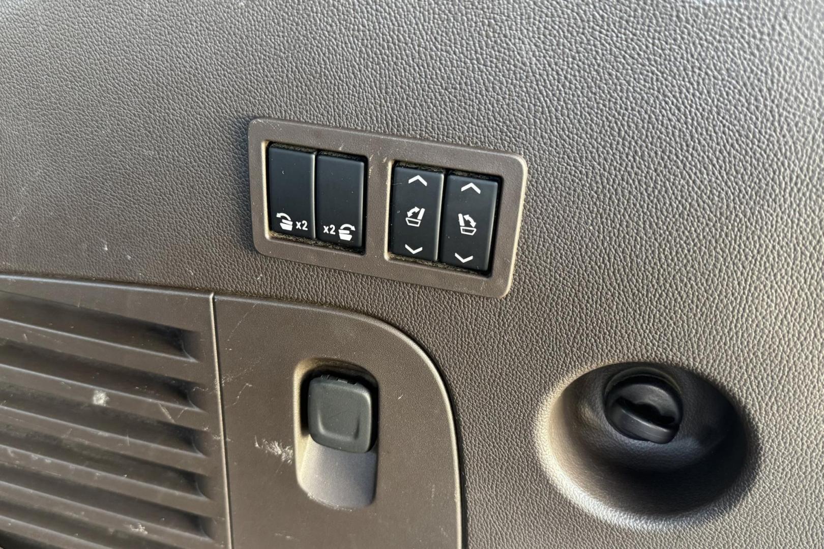 2019 White Diamond Pearl /Dune GMC Yukon Denali (1GKS2CKJ5KR) with an V8 6.2 Liter engine, Automatic 10 Speed transmission, located at 2304 W. Main St., Boise, ID, 83702, (208) 342-7777, 43.622105, -116.218658 - 7 Passenger! Power Rear 3rd Row Seating! Very, Very Nice! - Photo#18