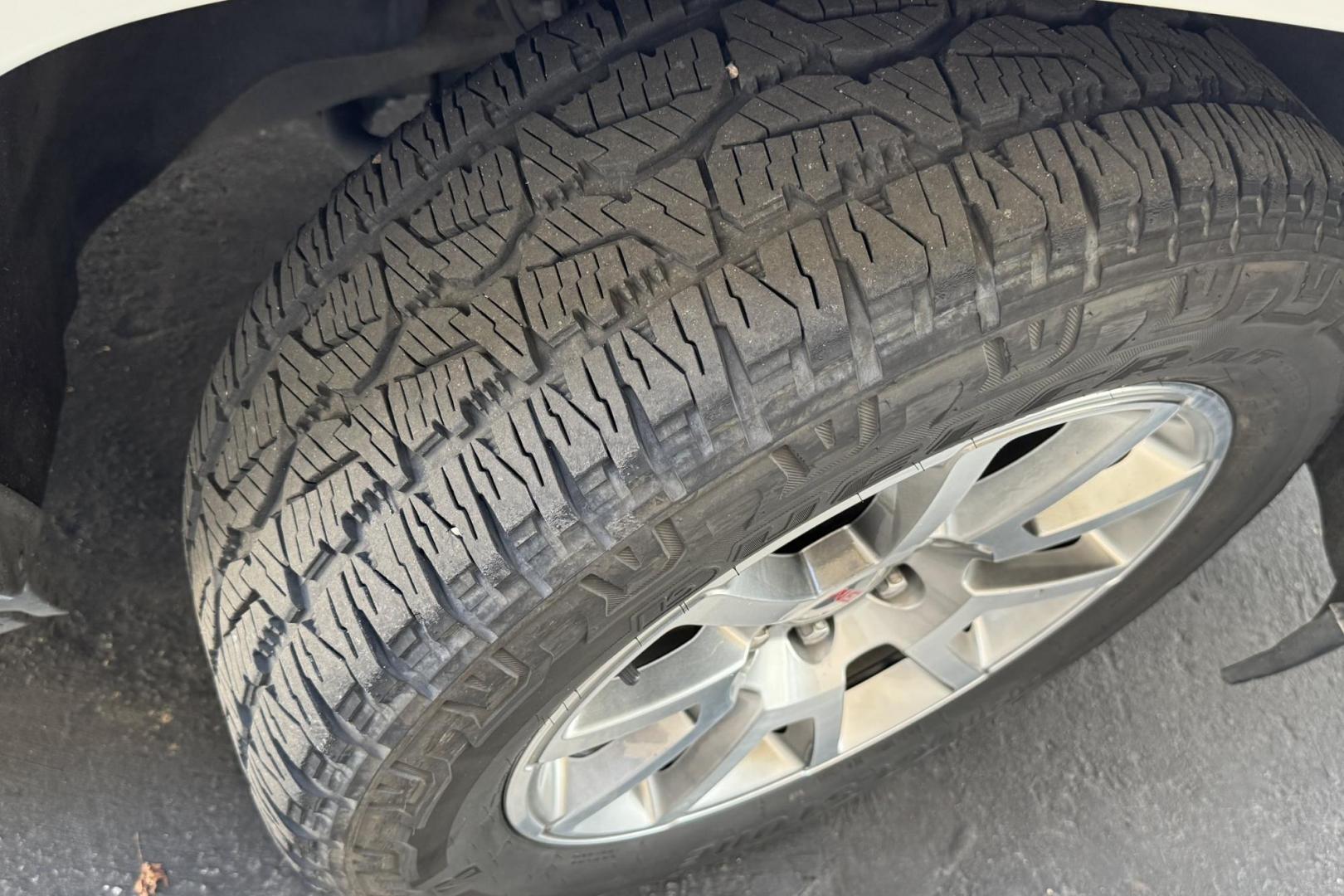 2019 White Diamond Pearl /Dune GMC Yukon Denali (1GKS2CKJ5KR) with an V8 6.2 Liter engine, Automatic 10 Speed transmission, located at 2304 W. Main St., Boise, ID, 83702, (208) 342-7777, 43.622105, -116.218658 - 7 Passenger! Power Rear 3rd Row Seating! Very, Very Nice! - Photo#21