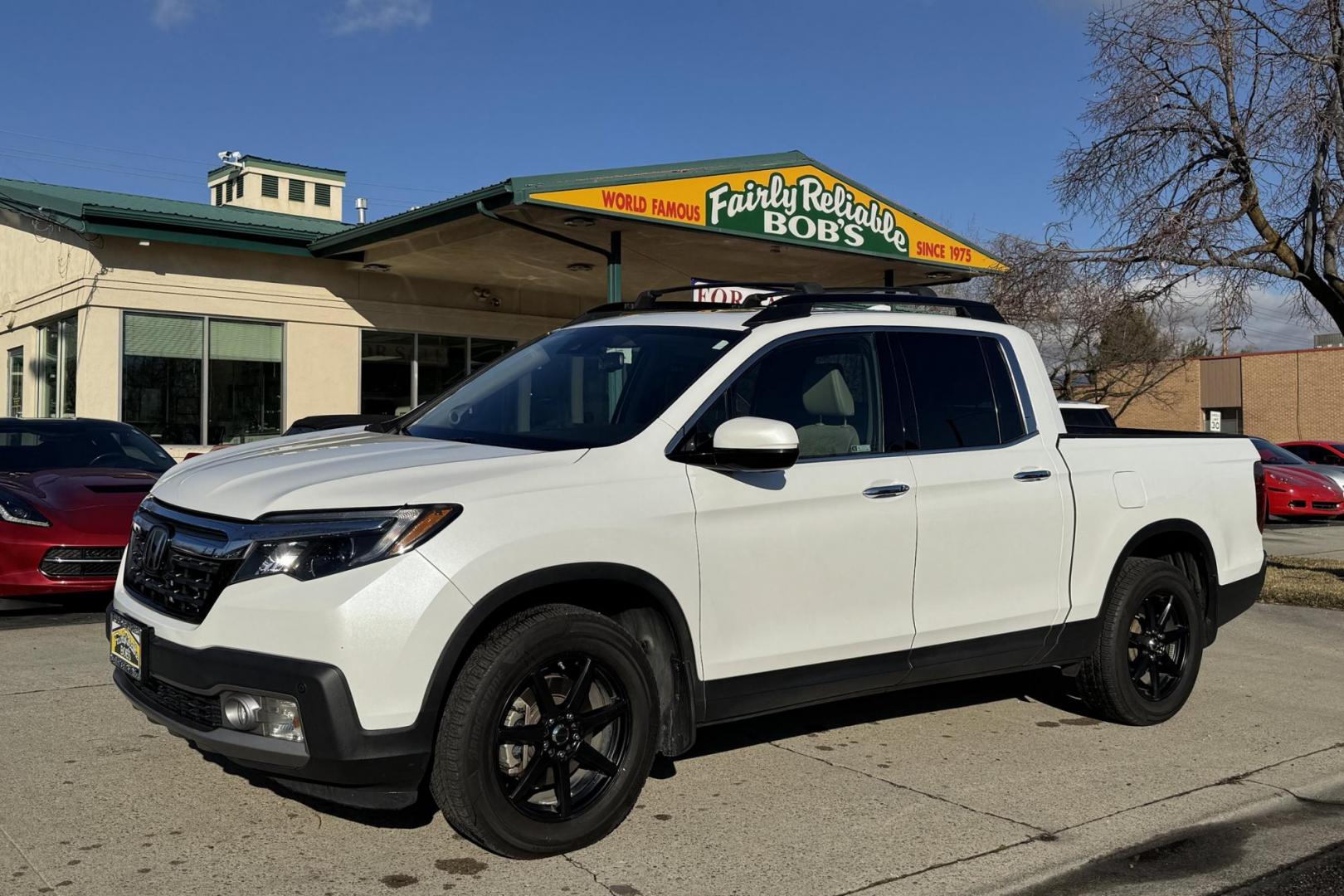 2020 White /Tan Honda Ridgeline RTL-E (5FPYK3F78LB) with an V6 3.5 Liter engine, Automatic 9 Speed transmission, located at 2304 W. Main St., Boise, ID, 83702, (208) 342-7777, 43.622105, -116.218658 - Photo#0