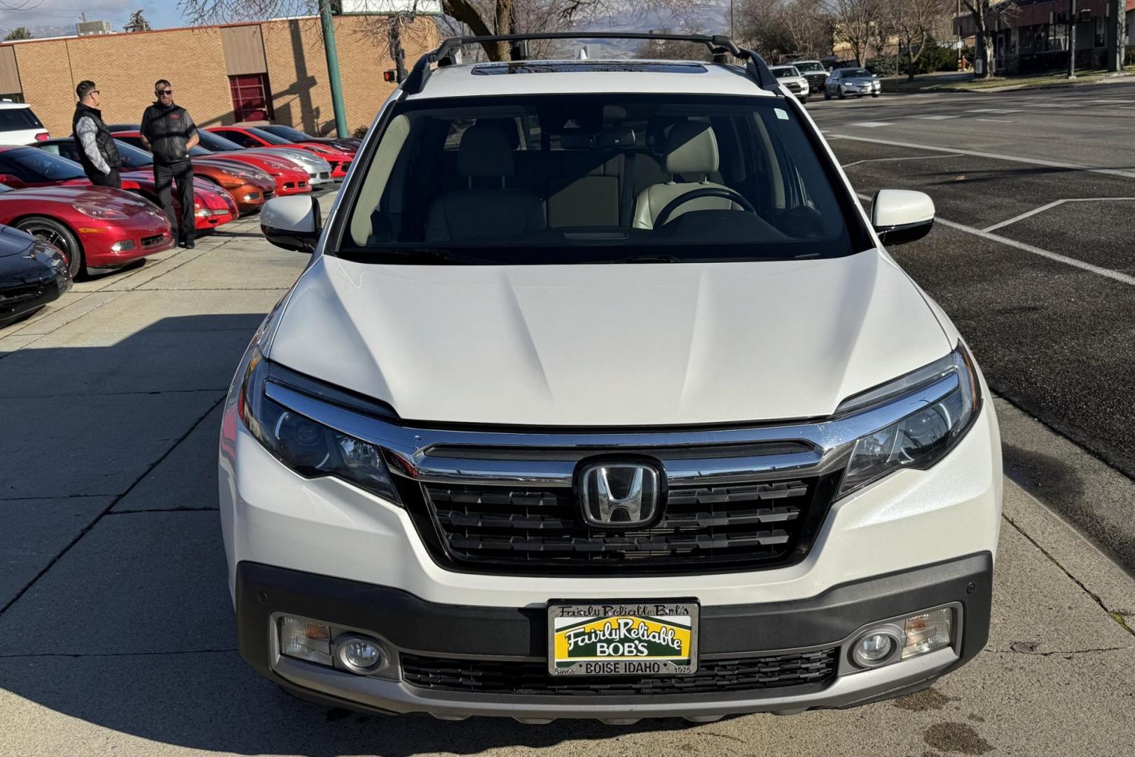 2020 White /Tan Honda Ridgeline RTL-E (5FPYK3F78LB) with an V6 3.5 Liter engine, Automatic 9 Speed transmission, located at 2304 W. Main St., Boise, ID, 83702, (208) 342-7777, 43.622105, -116.218658 - Photo#3