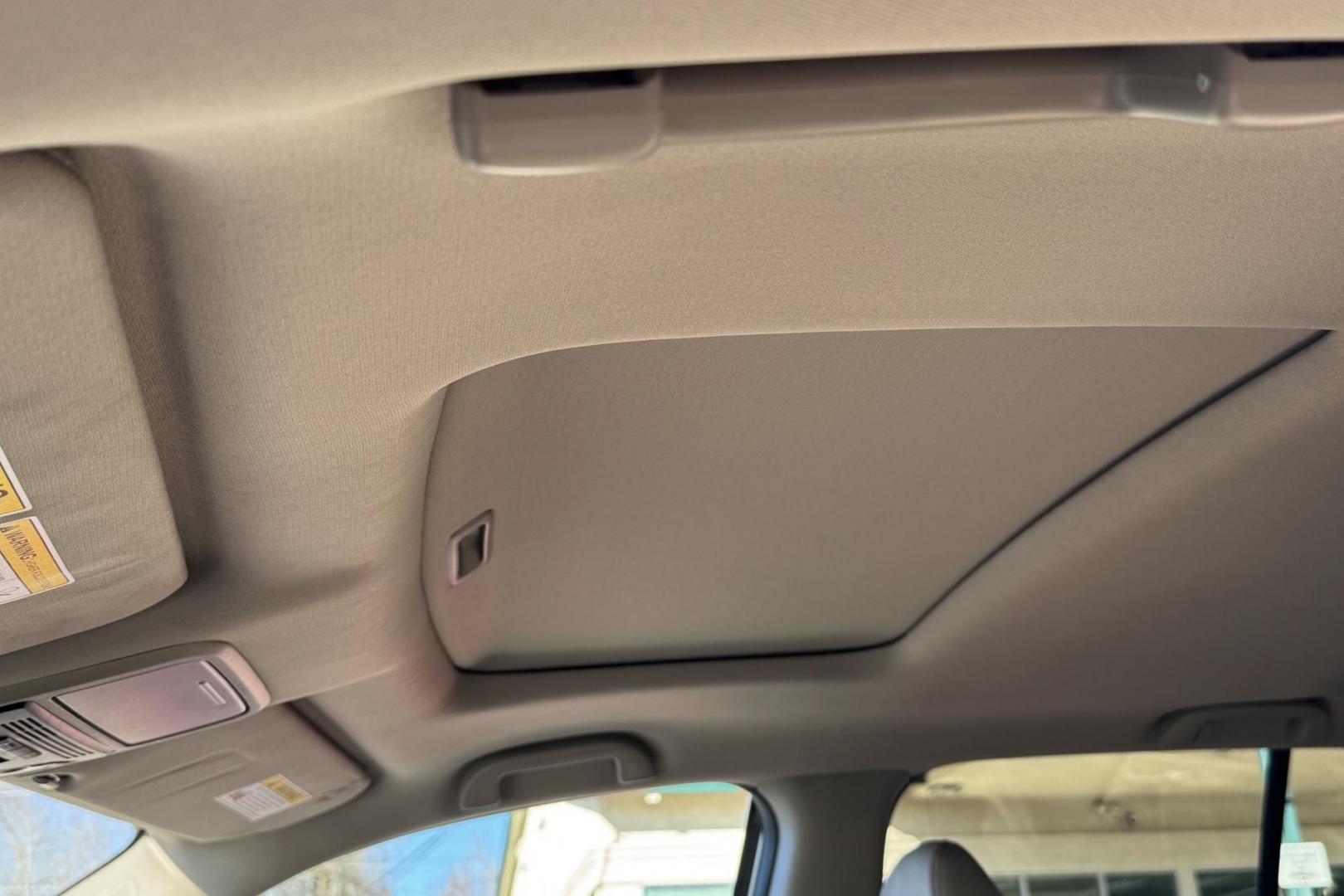 2020 White /Tan Honda Ridgeline RTL-E (5FPYK3F78LB) with an V6 3.5 Liter engine, Automatic 9 Speed transmission, located at 2304 W. Main St., Boise, ID, 83702, (208) 342-7777, 43.622105, -116.218658 - Photo#4