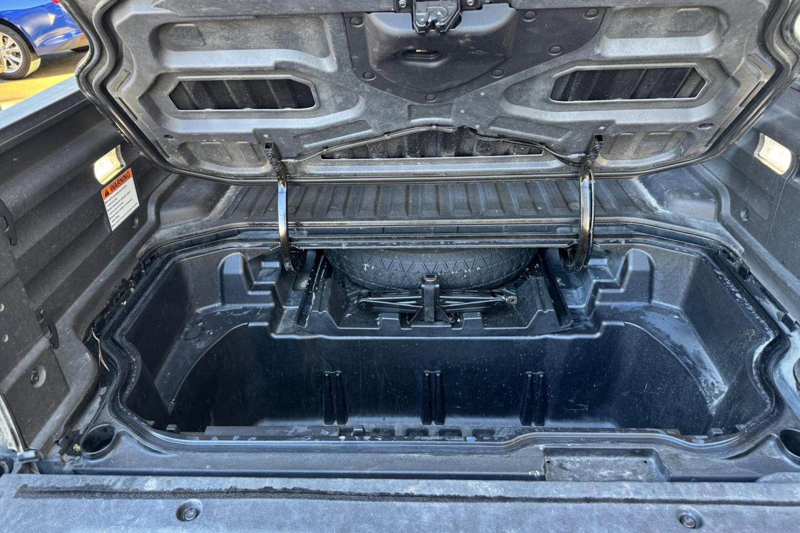 2020 White /Tan Honda Ridgeline RTL-E (5FPYK3F78LB) with an V6 3.5 Liter engine, Automatic 9 Speed transmission, located at 2304 W. Main St., Boise, ID, 83702, (208) 342-7777, 43.622105, -116.218658 - Photo#22