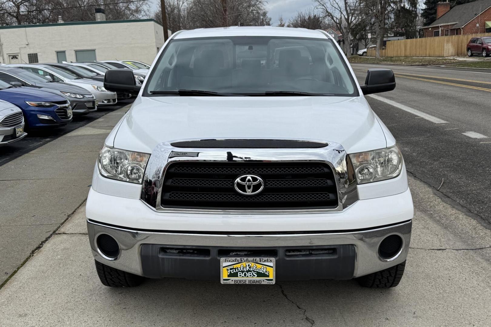 2008 White /Gray Toyota Tundra (5TFRT54148X) with an V8 4.7 Liter engine, Automatic transmission, located at 2304 W. Main St., Boise, ID, 83702, (208) 342-7777, 43.622105, -116.218658 - Great Looking Truck! Ready To Go! - Photo#3