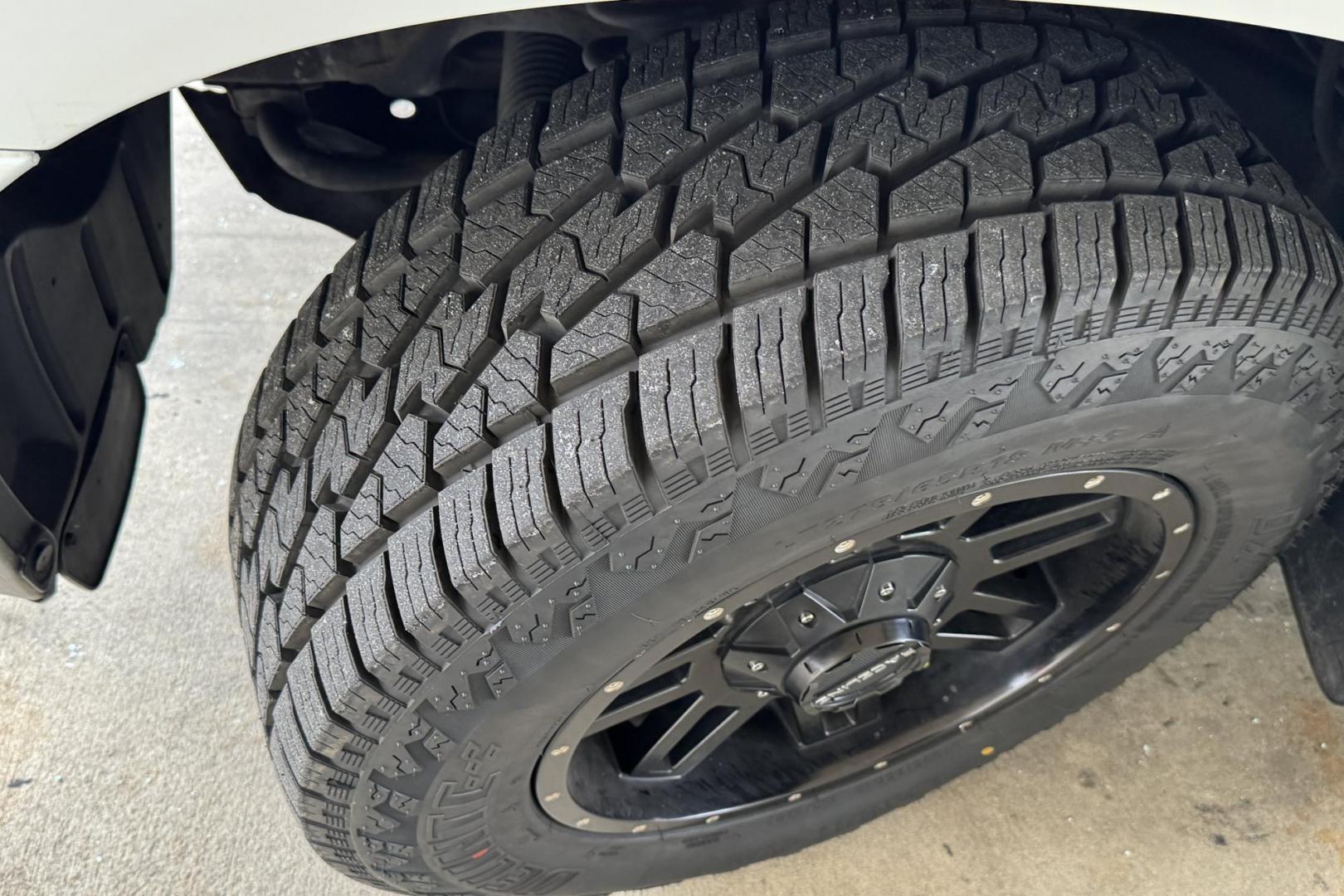 2008 White /Gray Toyota Tundra (5TFRT54148X) with an V8 4.7 Liter engine, Automatic transmission, located at 2304 W. Main St., Boise, ID, 83702, (208) 342-7777, 43.622105, -116.218658 - Great Looking Truck! Ready To Go! - Photo#11