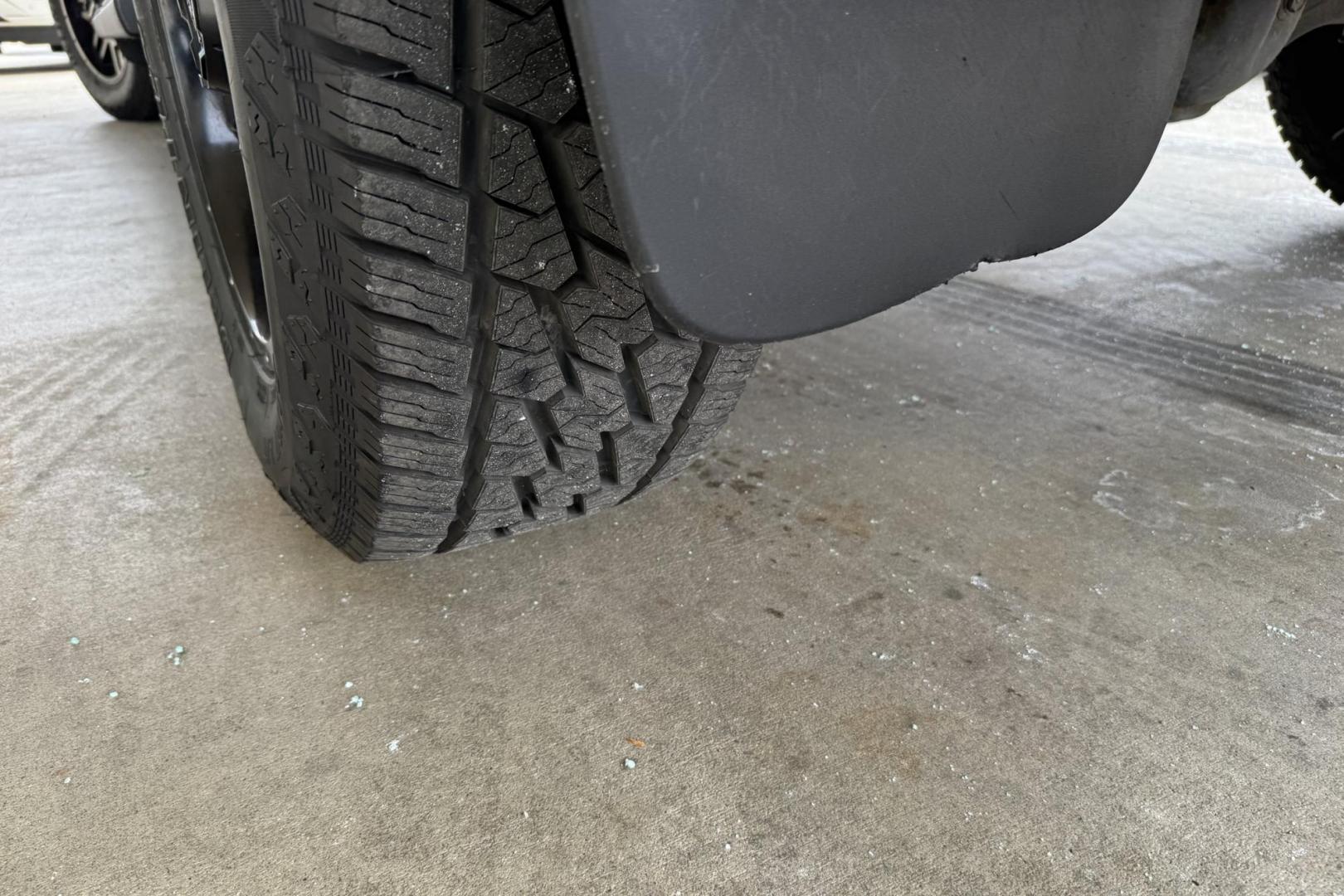 2008 White /Gray Toyota Tundra (5TFRT54148X) with an V8 4.7 Liter engine, Automatic transmission, located at 2304 W. Main St., Boise, ID, 83702, (208) 342-7777, 43.622105, -116.218658 - Great Looking Truck! Ready To Go! - Photo#16