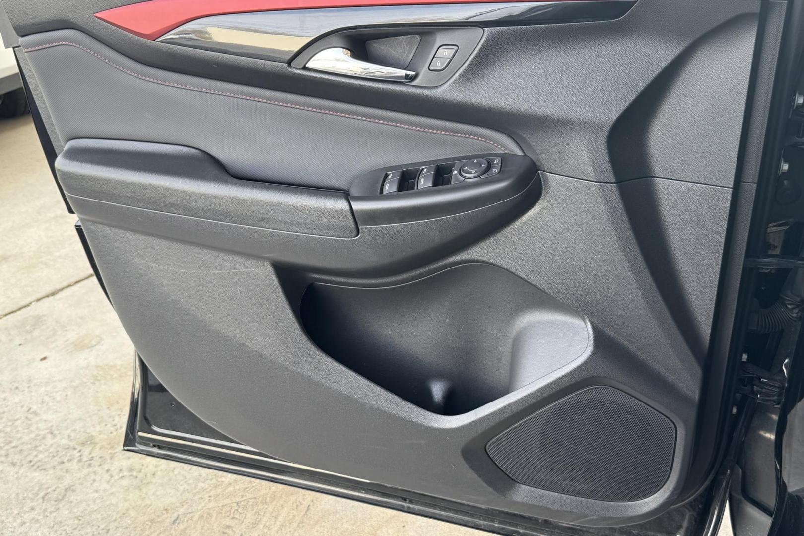 2024 Black /Black Chevrolet Trailblazer RS (KL79MUSL8RB) with an 3 Cyl 1.3 Liter Turbo engine, Automatic 9 Speed transmission, located at 2304 W. Main St., Boise, ID, 83702, (208) 342-7777, 43.622105, -116.218658 - One Owner Idaho Vehicle! Remaining Factory Warranty! - Photo#6