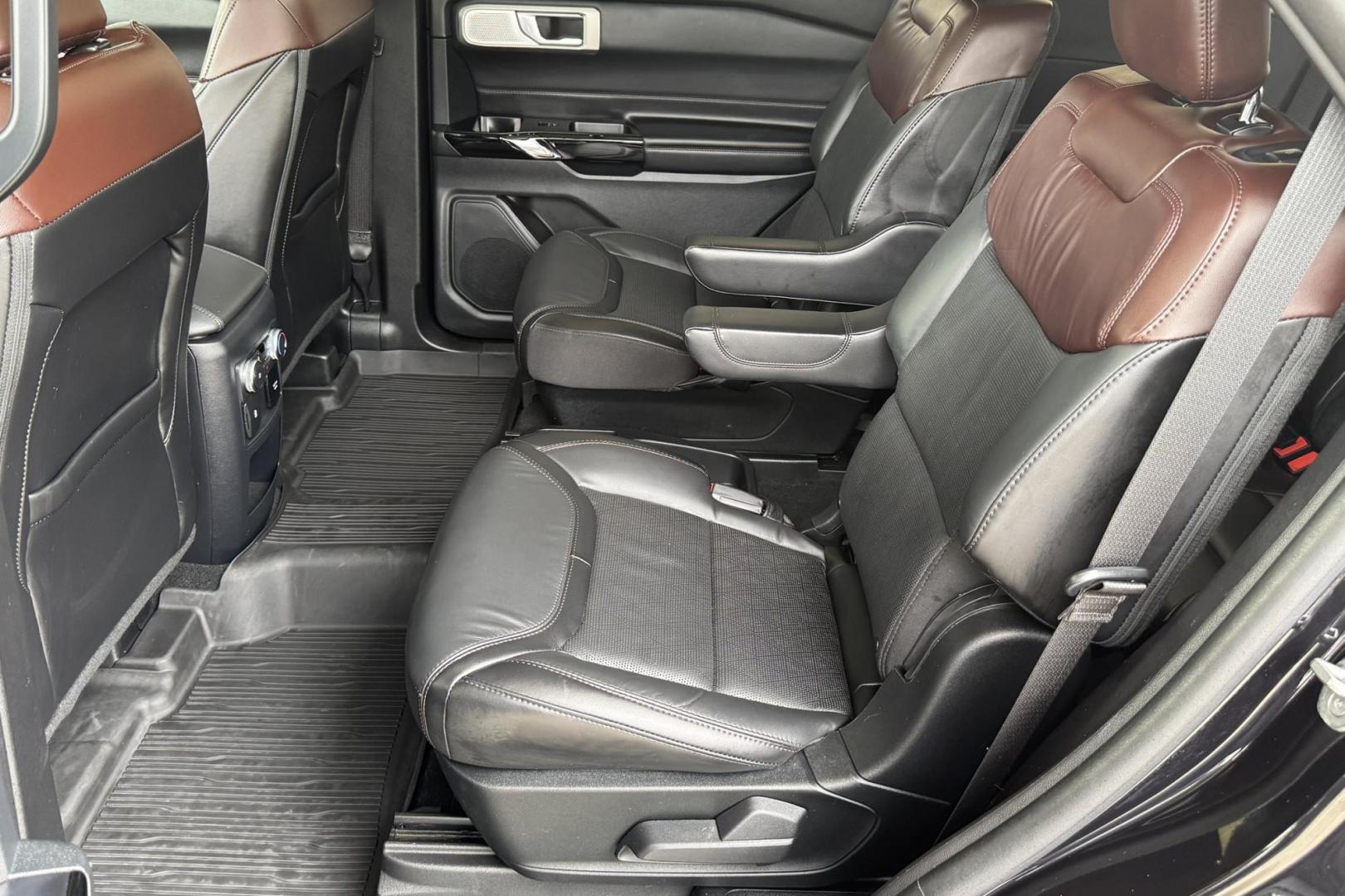 2021 Agate Black Metallic /Ebony Leather Ford Explorer Platinum (1FM5K8HC6MG) with an V6 3.0 Liter Twin Turbo engine, Automatic 10 Speed transmission, located at 2304 W. Main St., Boise, ID, 83702, (208) 342-7777, 43.622105, -116.218658 - New Tires! Loaded With Safety, Comfort And Luxury! - Photo#18